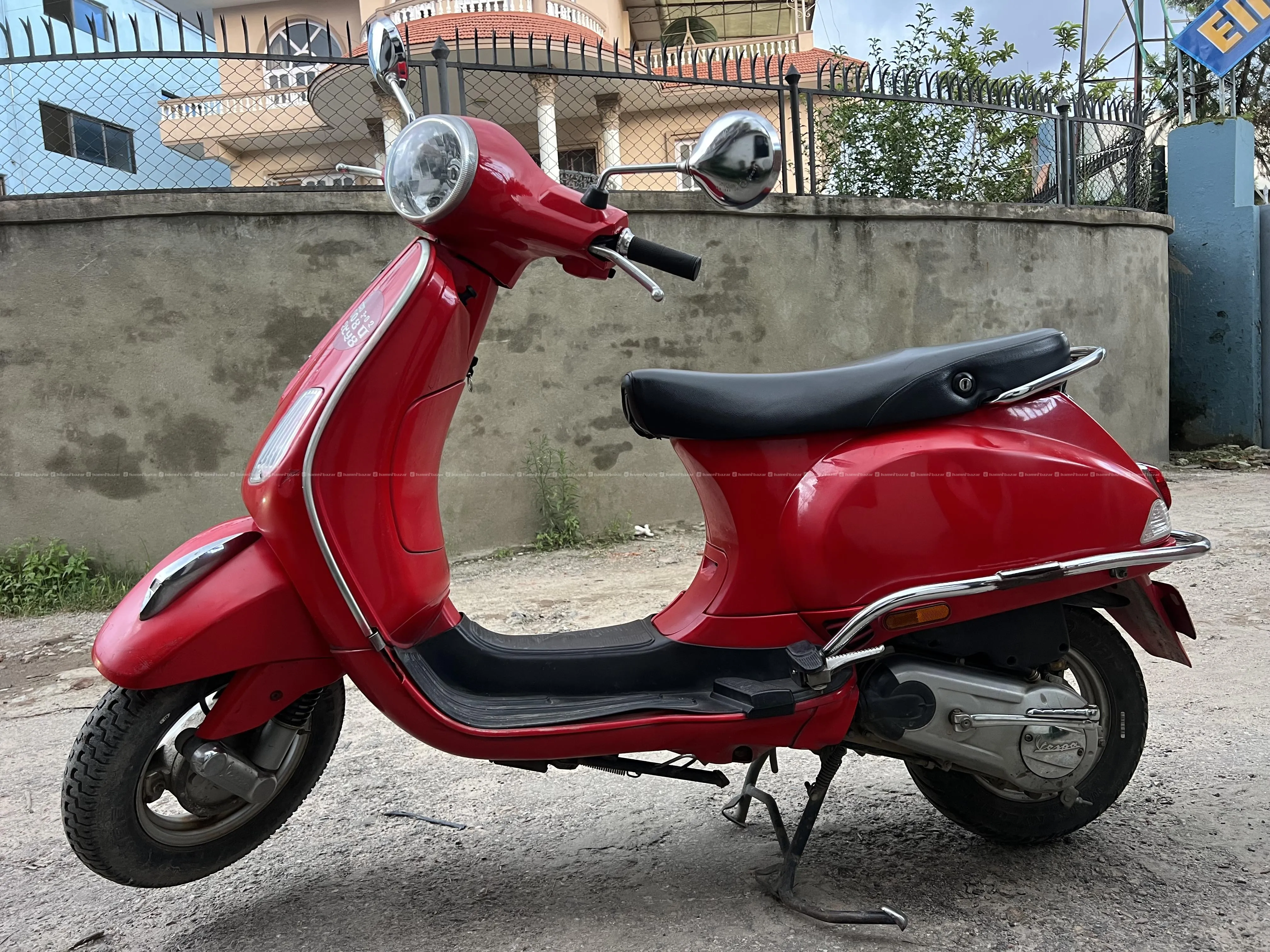 vespa scooter on sell 4