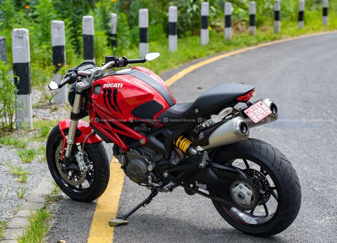 Ducati Monster 796 2