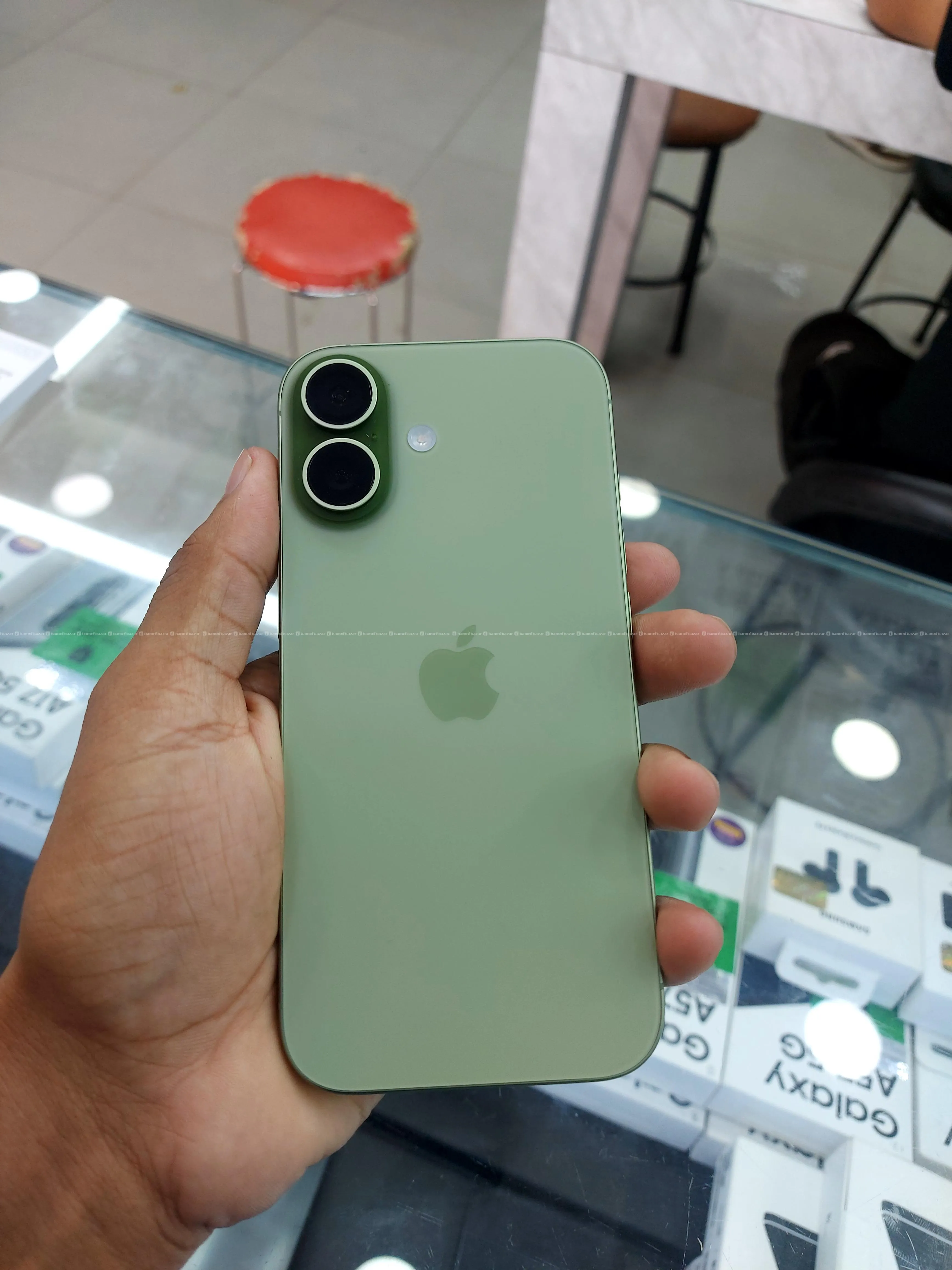 iPhone 17 (1 month used) 7