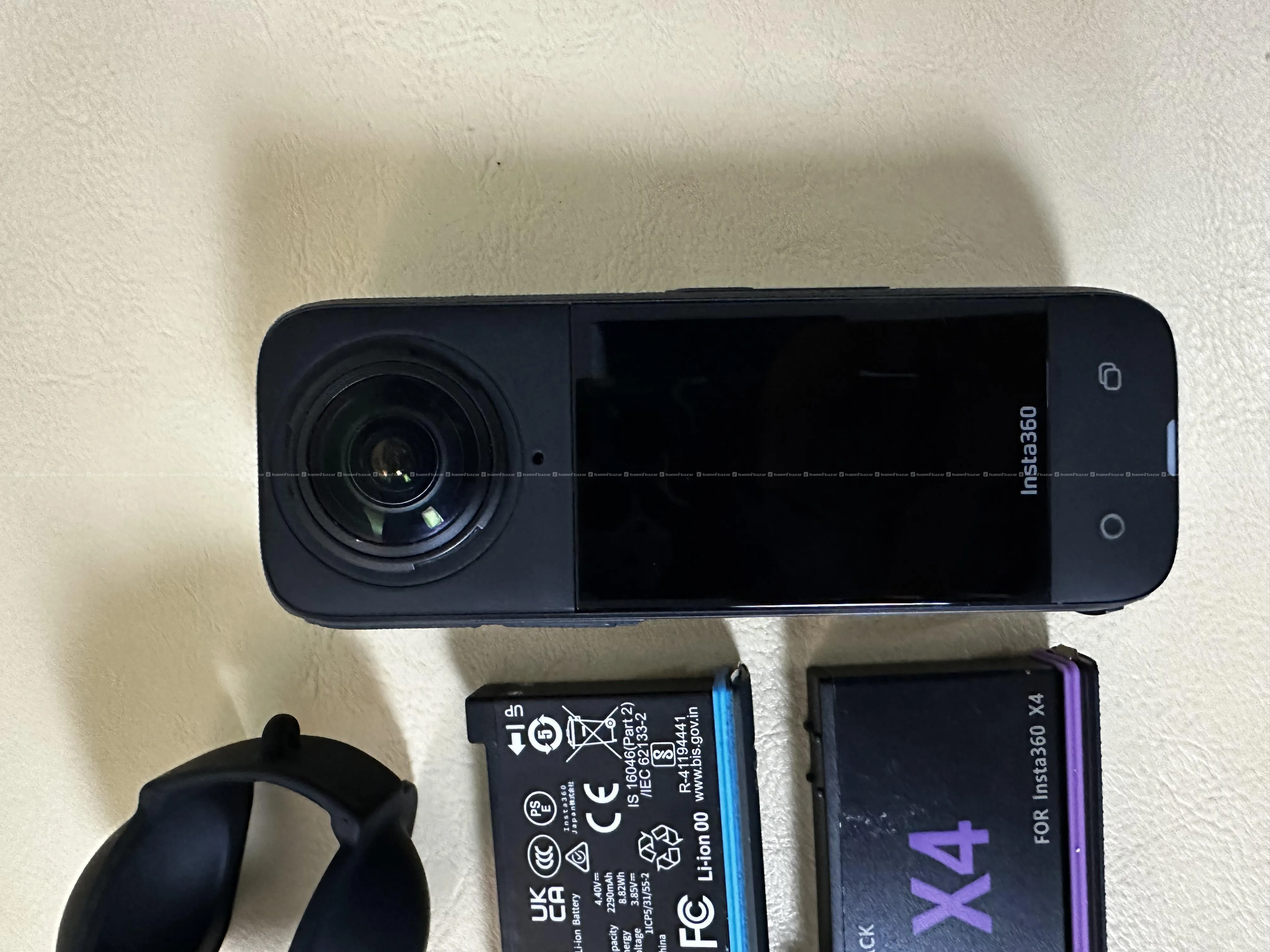 insta 360 x4 + 2 battery and charger 3