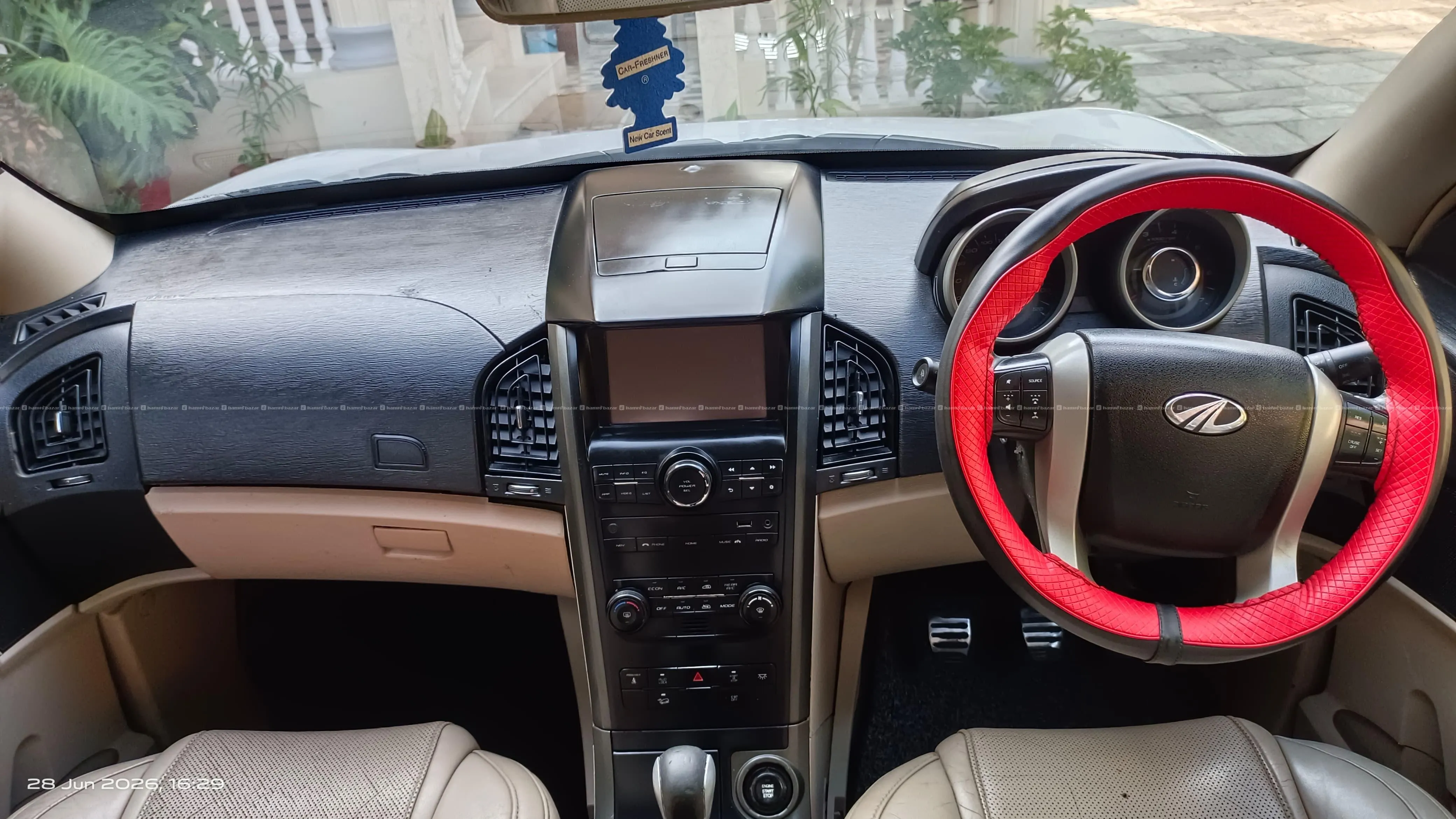 Mahindra XUV500 W10(2016) 2