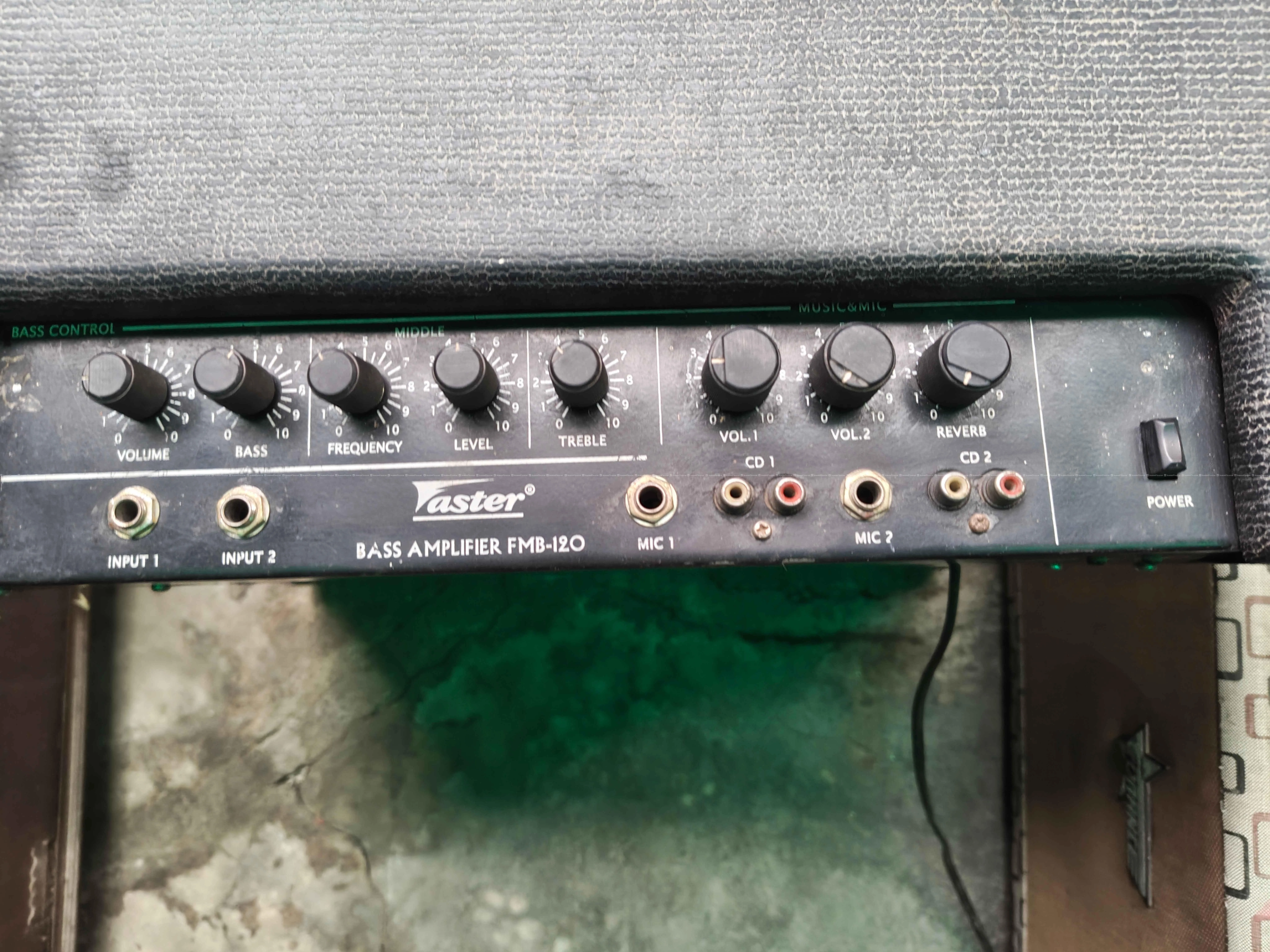 Bass Guitar Amplifier 120 Watt 2