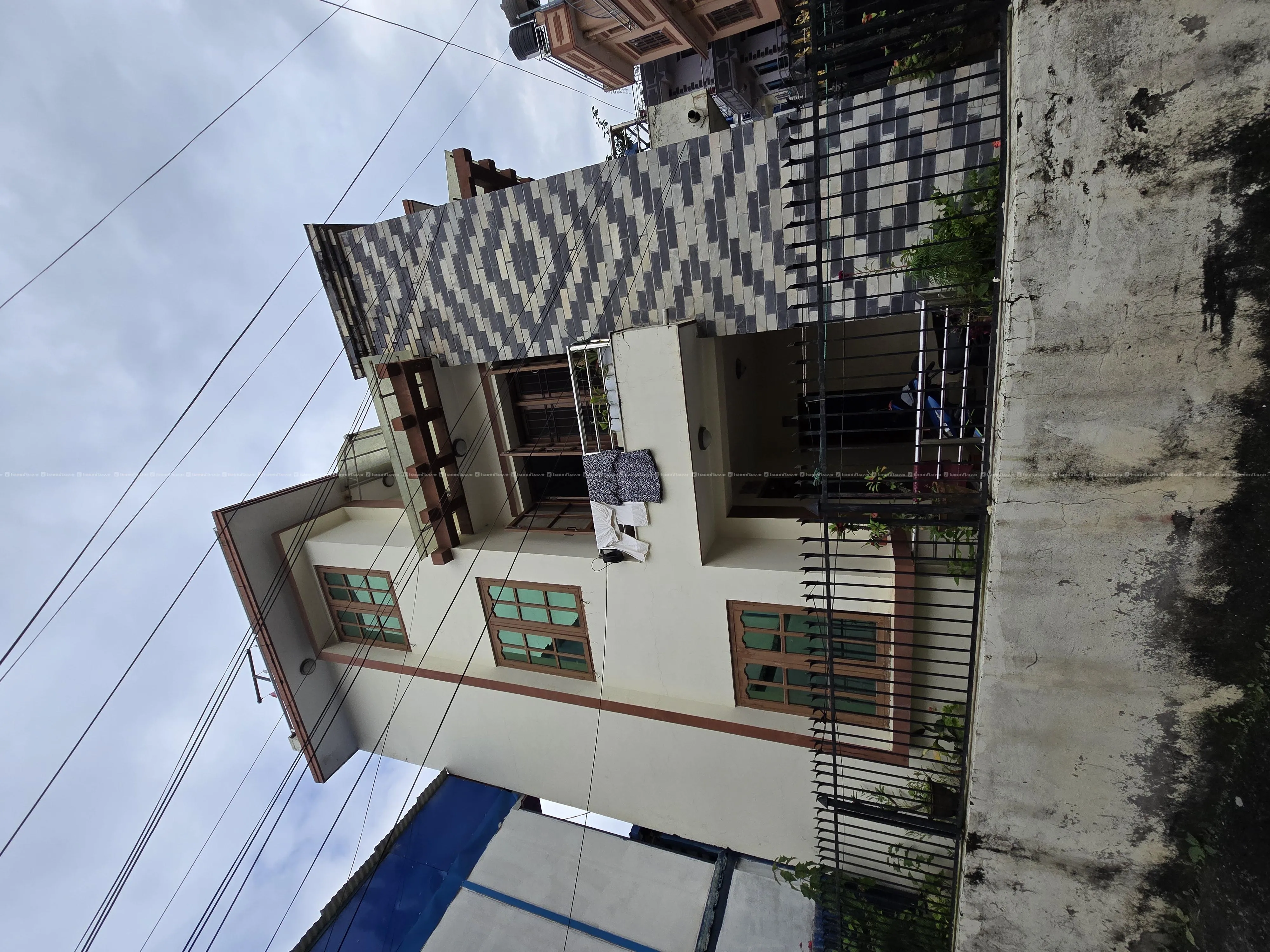 House sale in Makalbari 4
