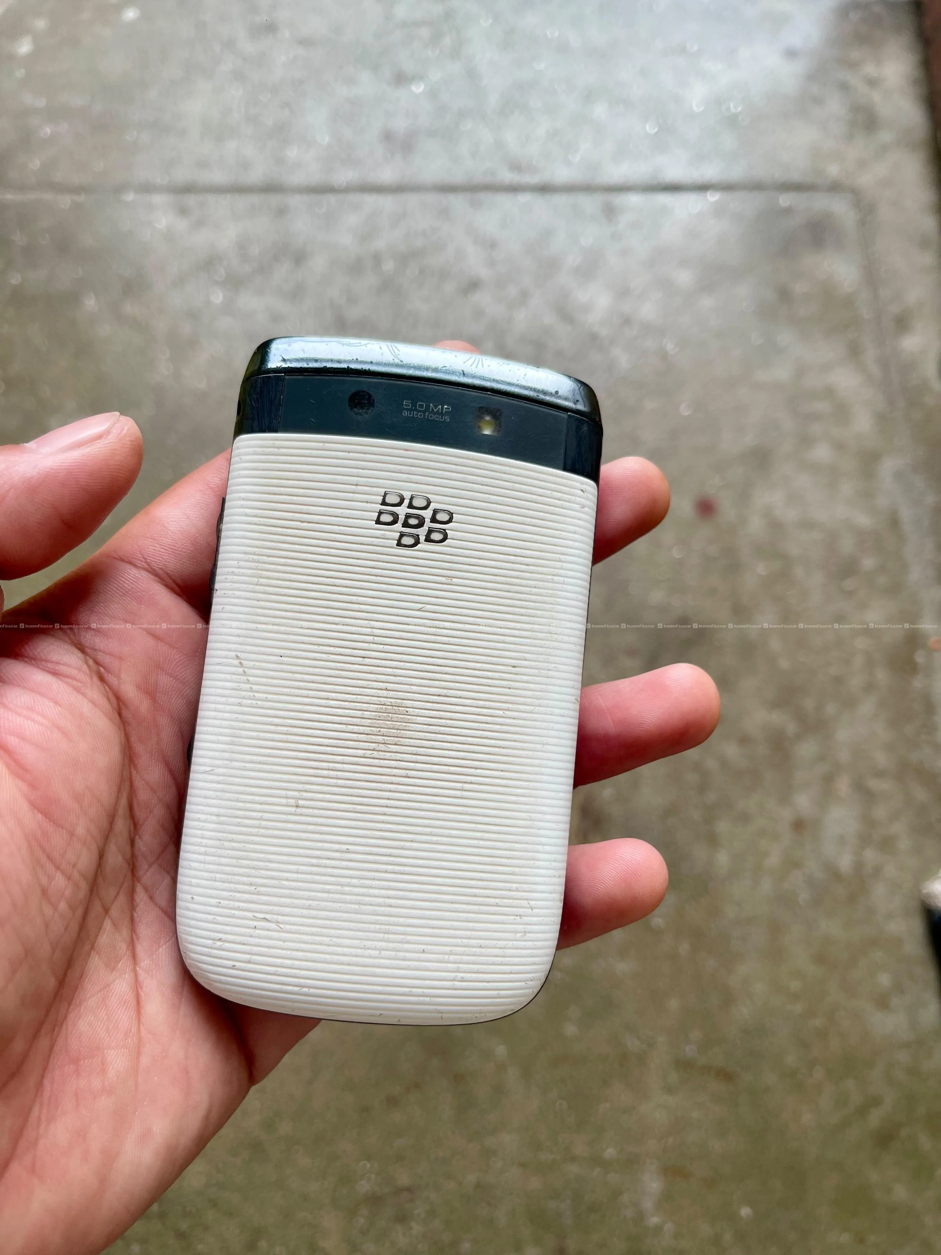 Blackberry 9800 slide 3