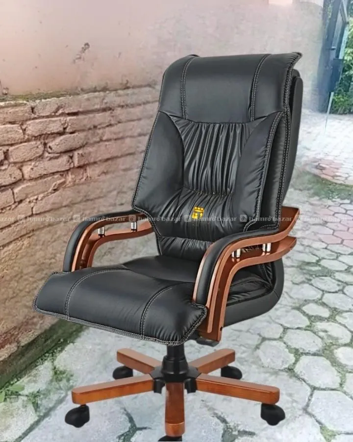 Premium Luxurious Boss CEO chair Currently Have 1 3