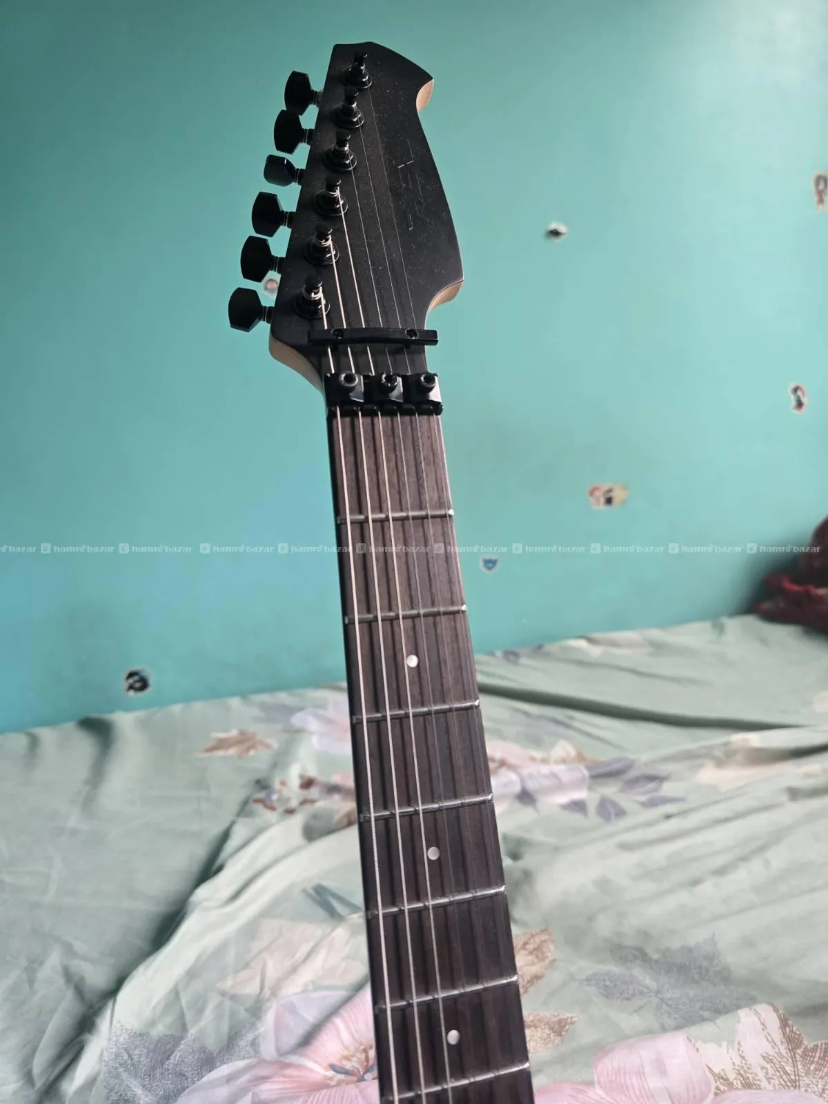 Hex SE 300 ELECTRIC GUITAR 2