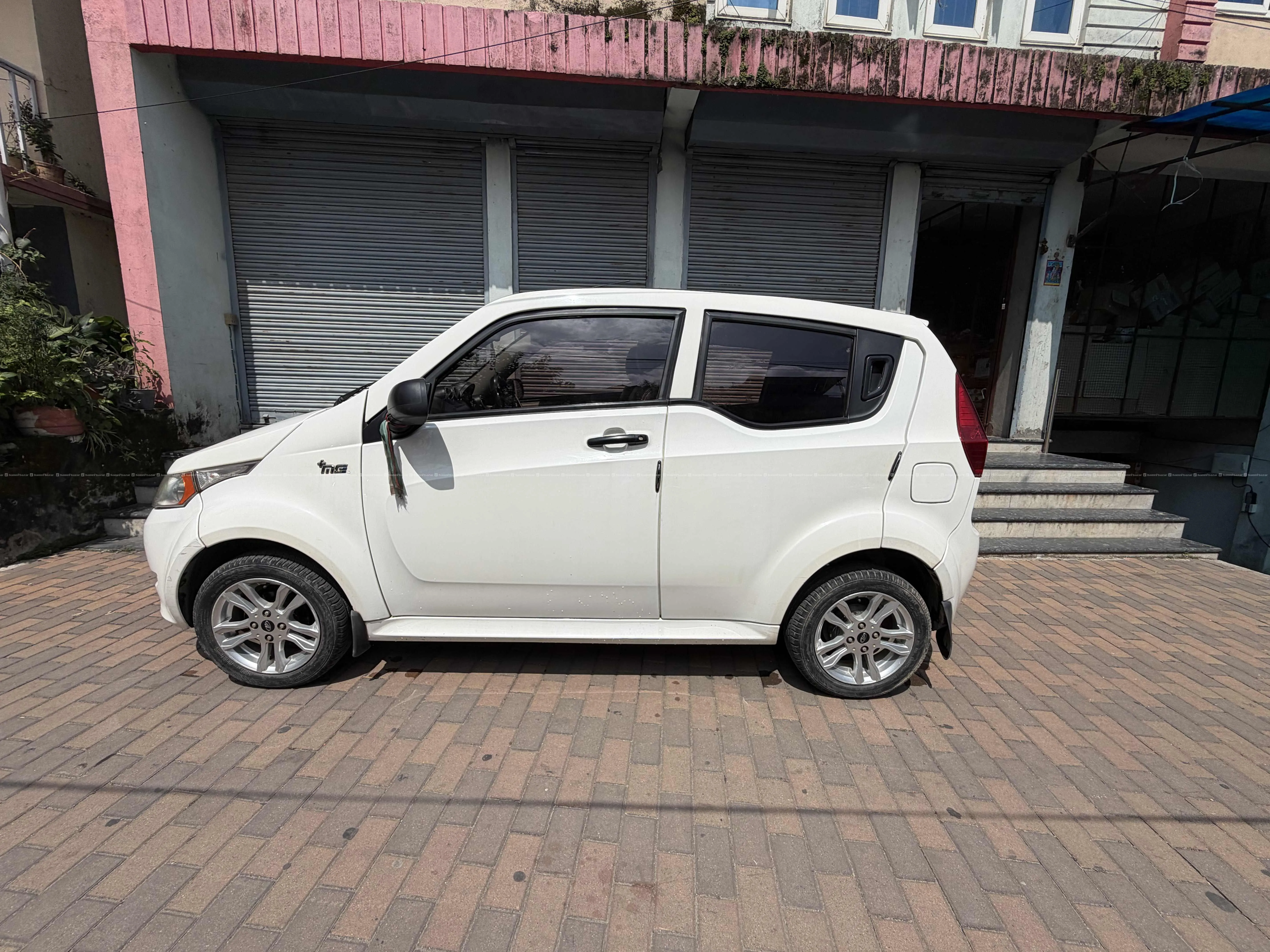 Mahindra e2o Plus P4 4