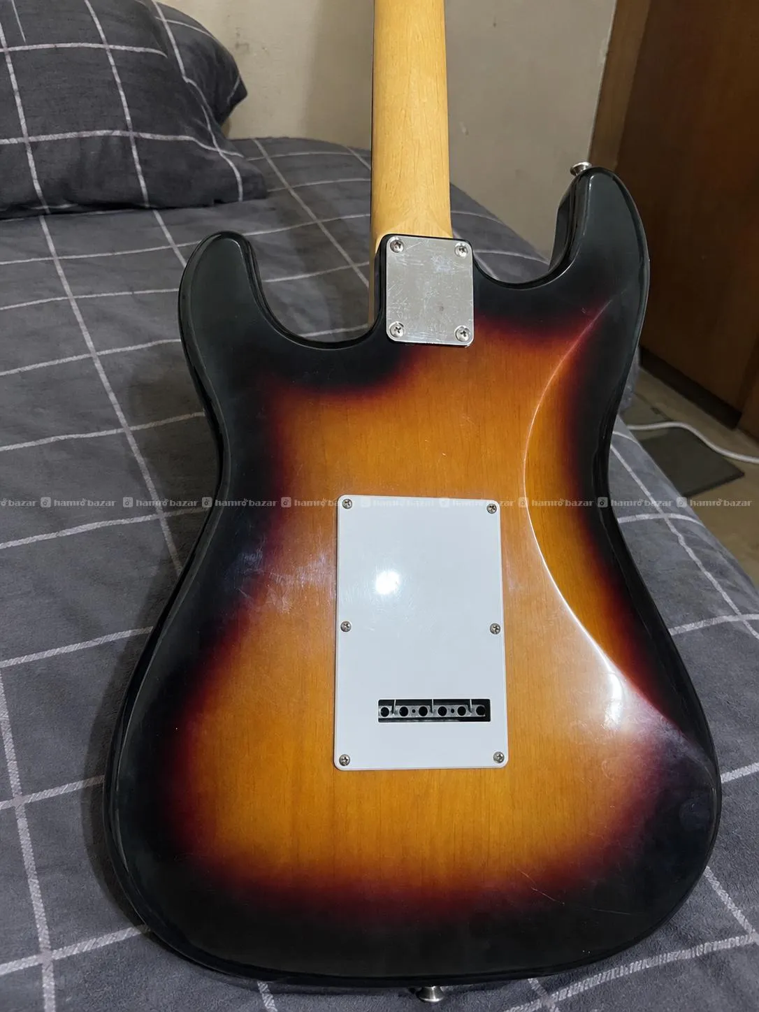 Busker’s Strat Style Electric Guitar – Sunburst 3