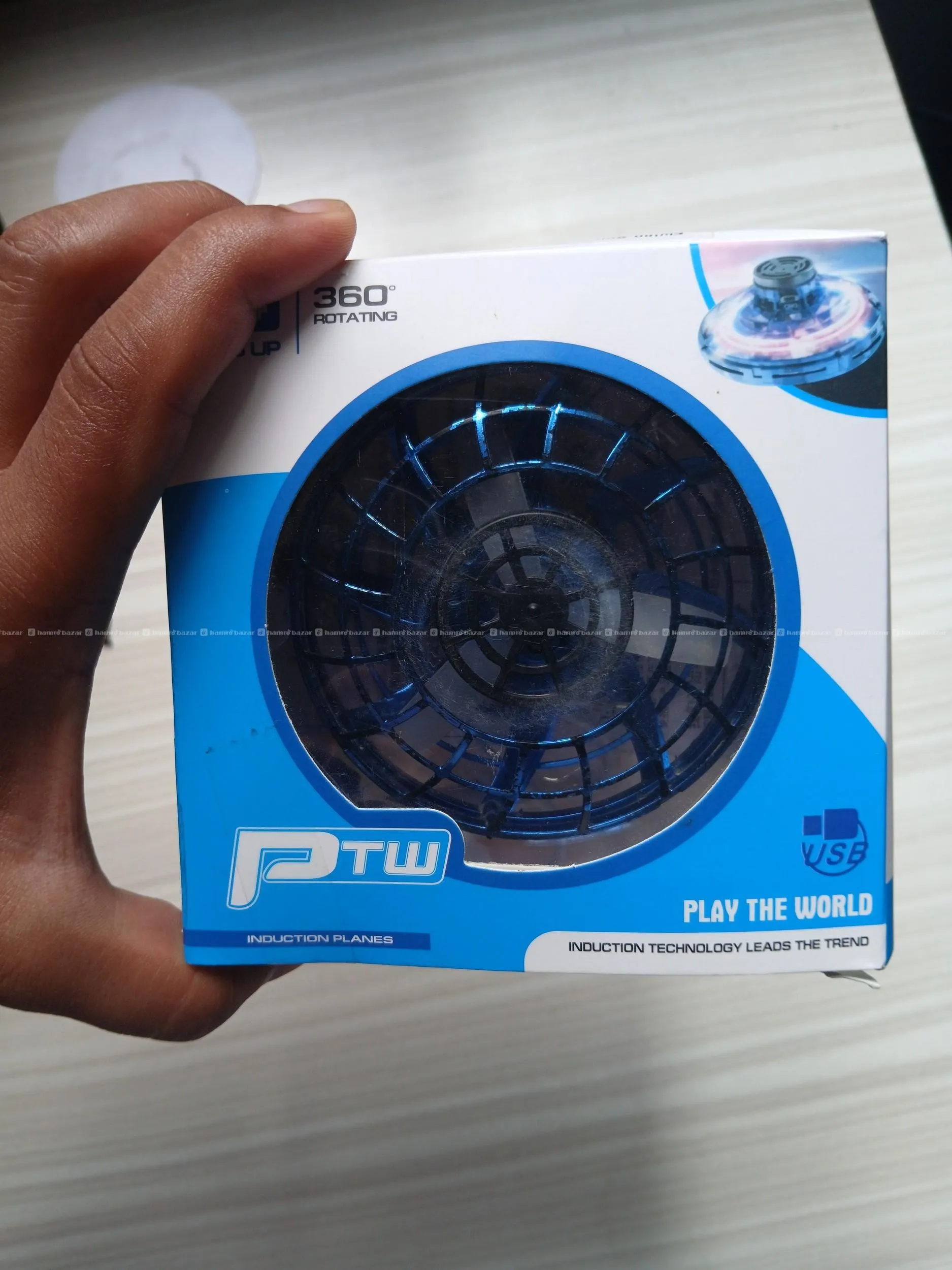 Flying Orb Spinner / UFO Flying Toy