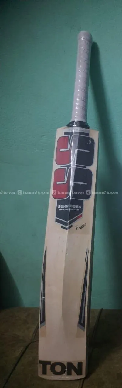 SS Deuce Cricket Bat 4