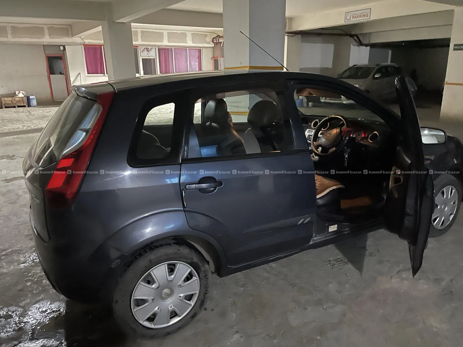 Ford Figo ZXI 4
