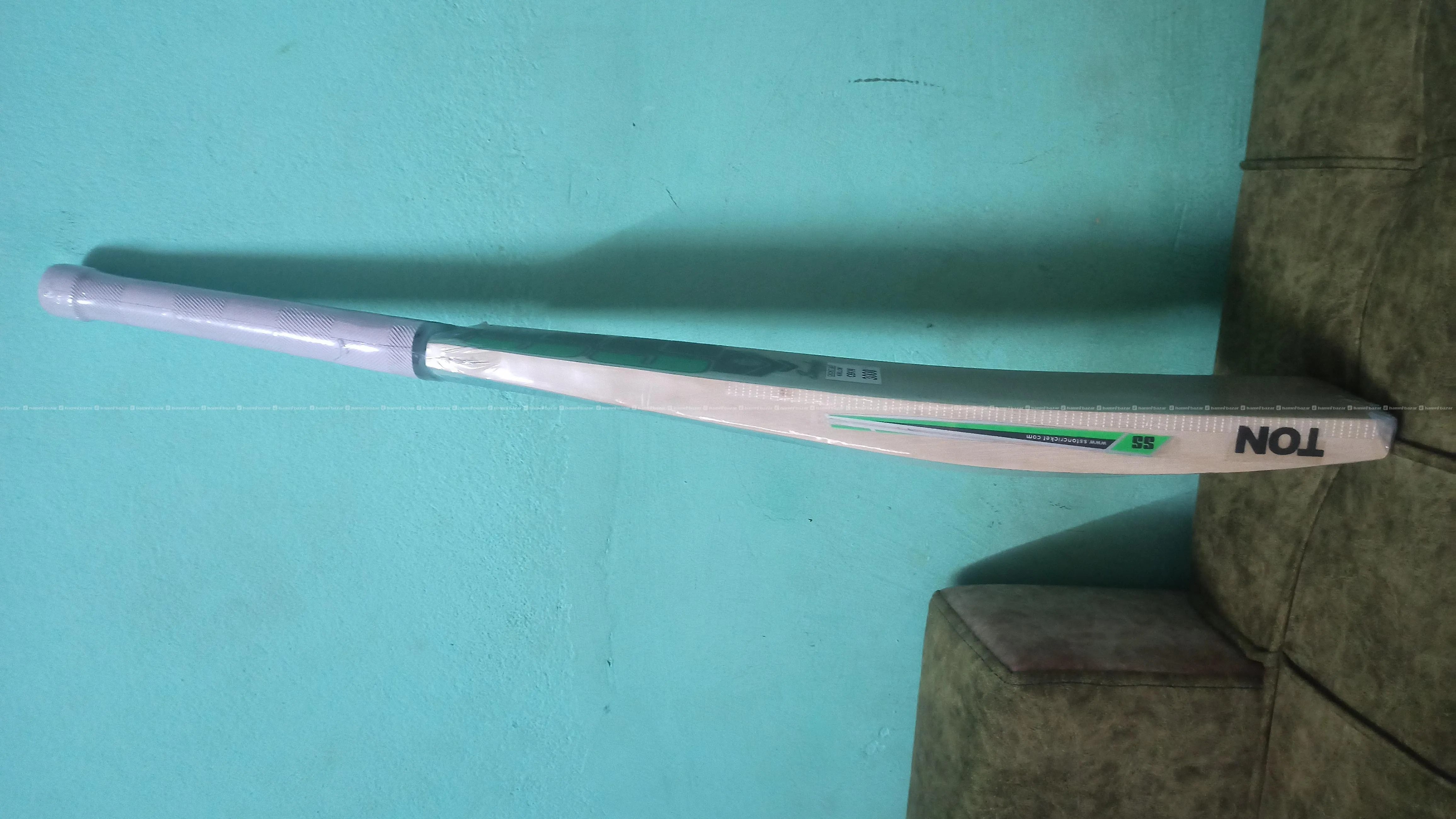 SS Deuce Cricket Bat 3