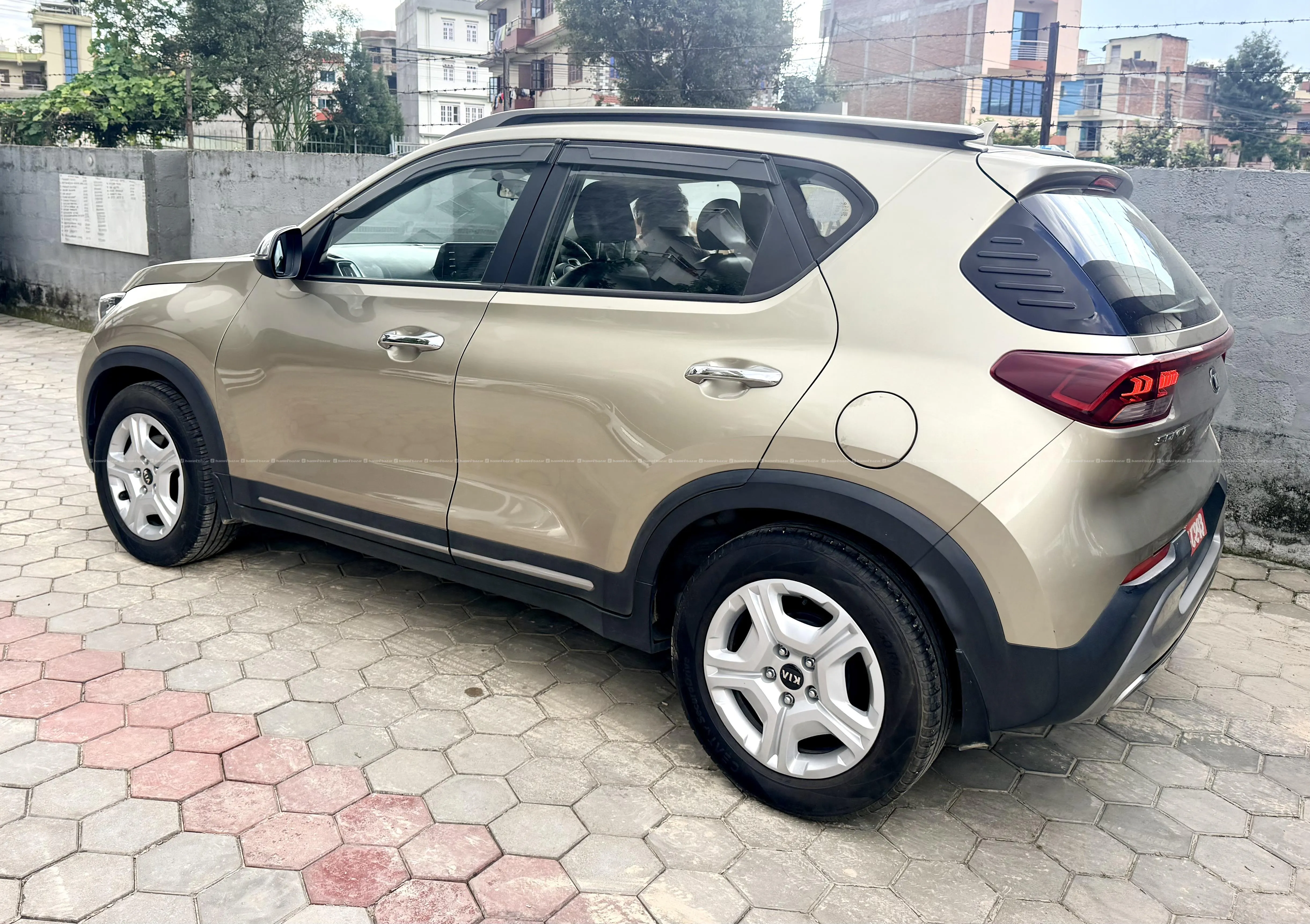 singlehand 2021 kia sonet sunroof HTX+ 60% finance 6