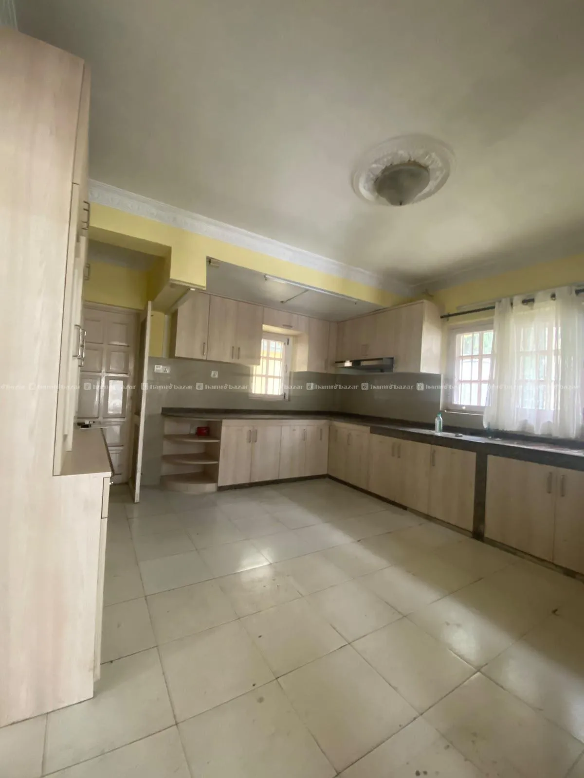 🏡 Spacious Full House for Rent – Kupondole Height 6