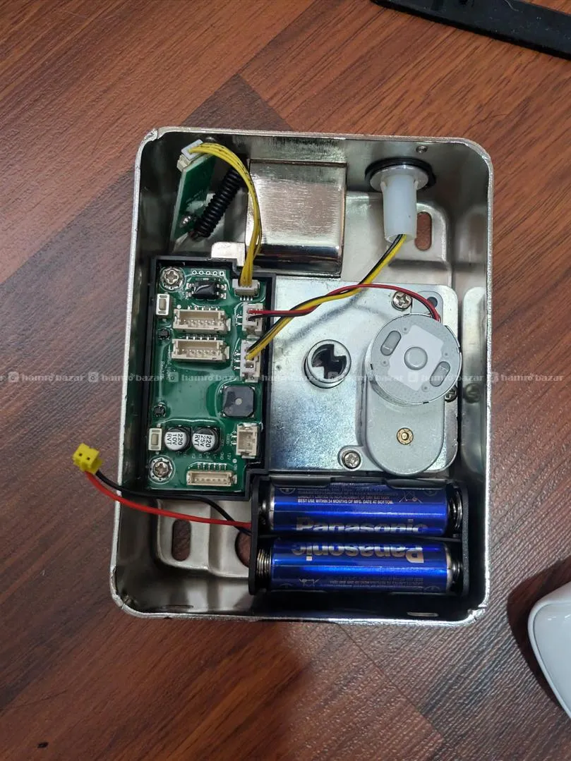 Smart Door Lock with Double fingerprints & RFID 4