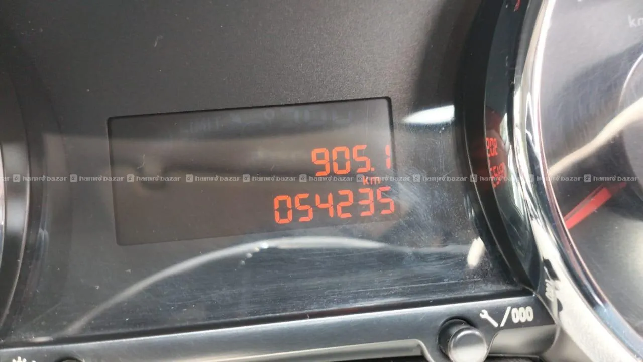 Great condition 2014 Peugeot SUV car 8