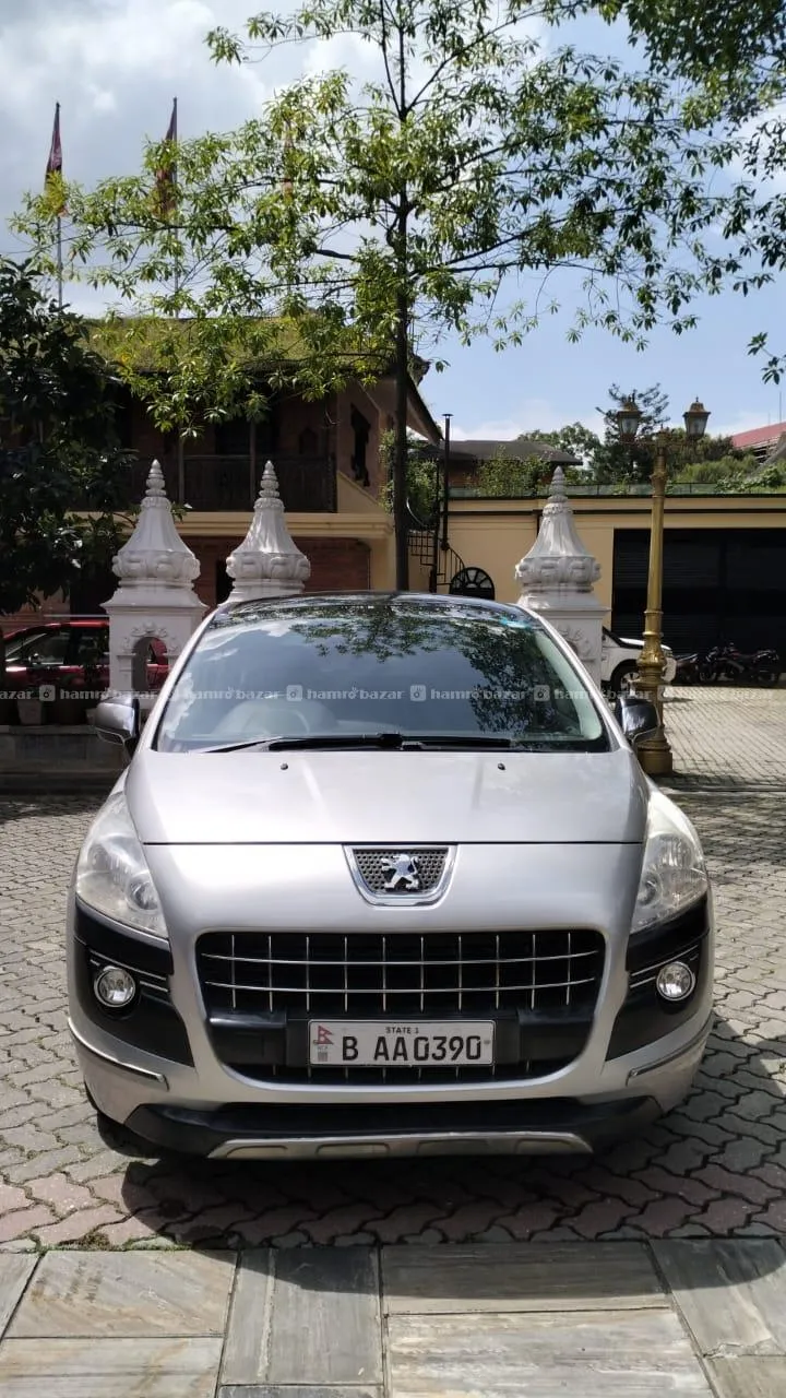 Great condition 2014 Peugeot SUV car