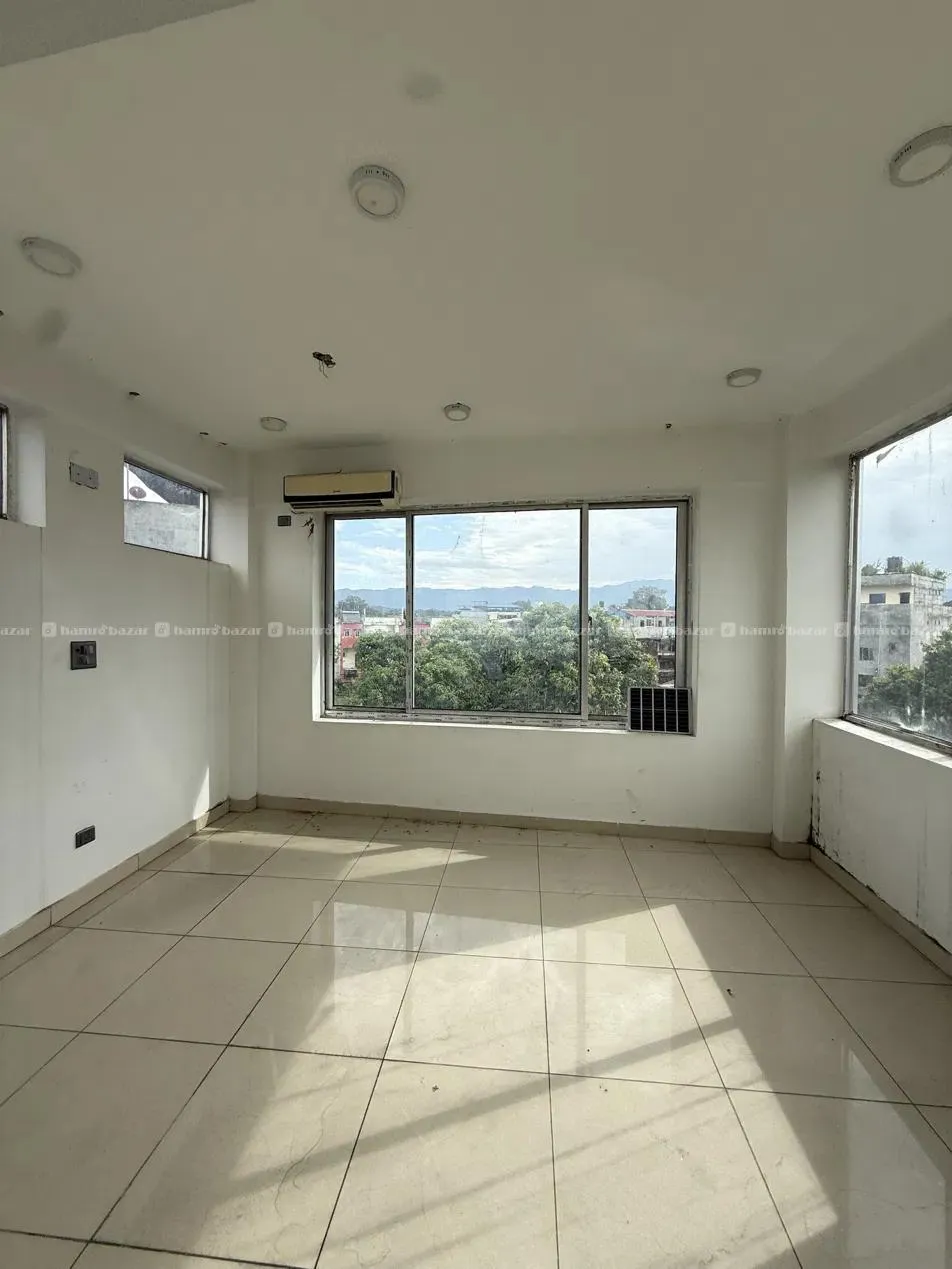 Large Commercial Floor, Lionschowk, 3rd Floor 2