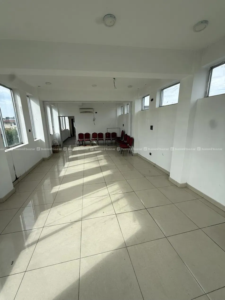 Large Commercial Floor, Lionschowk, 3rd Floor 6