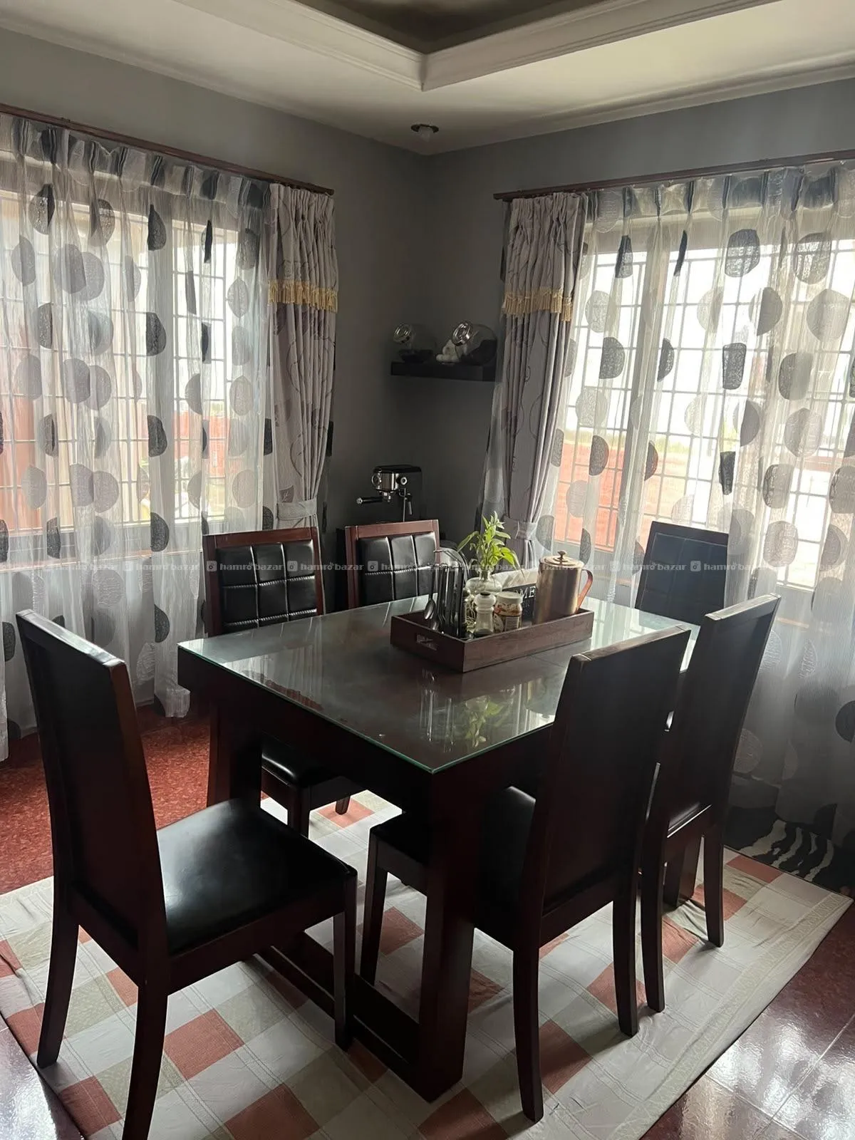 Dining table for sale