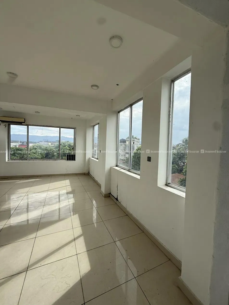 Large Commercial Floor, Lionschowk, 3rd Floor 7