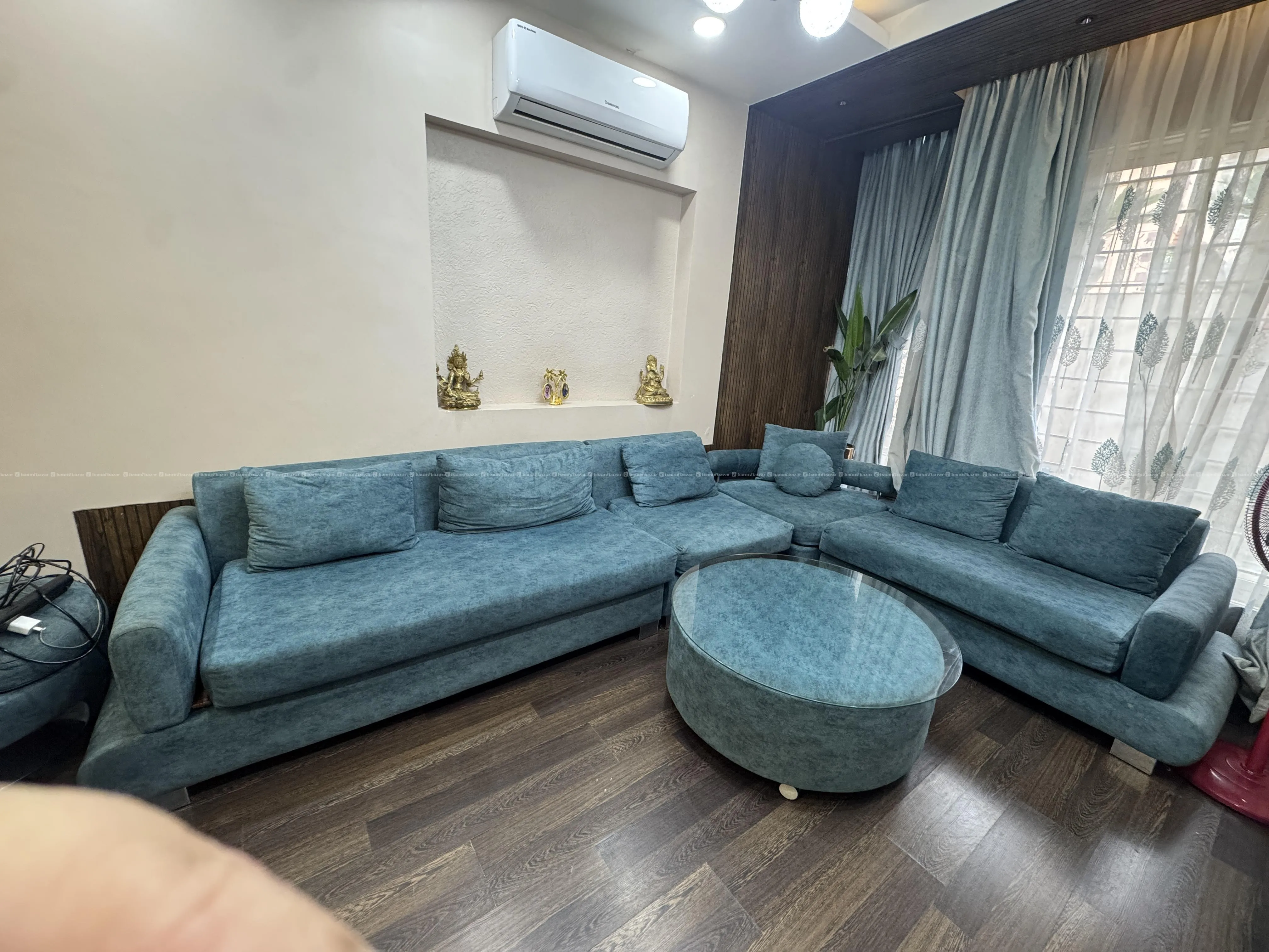 7 seatersofa with free center table