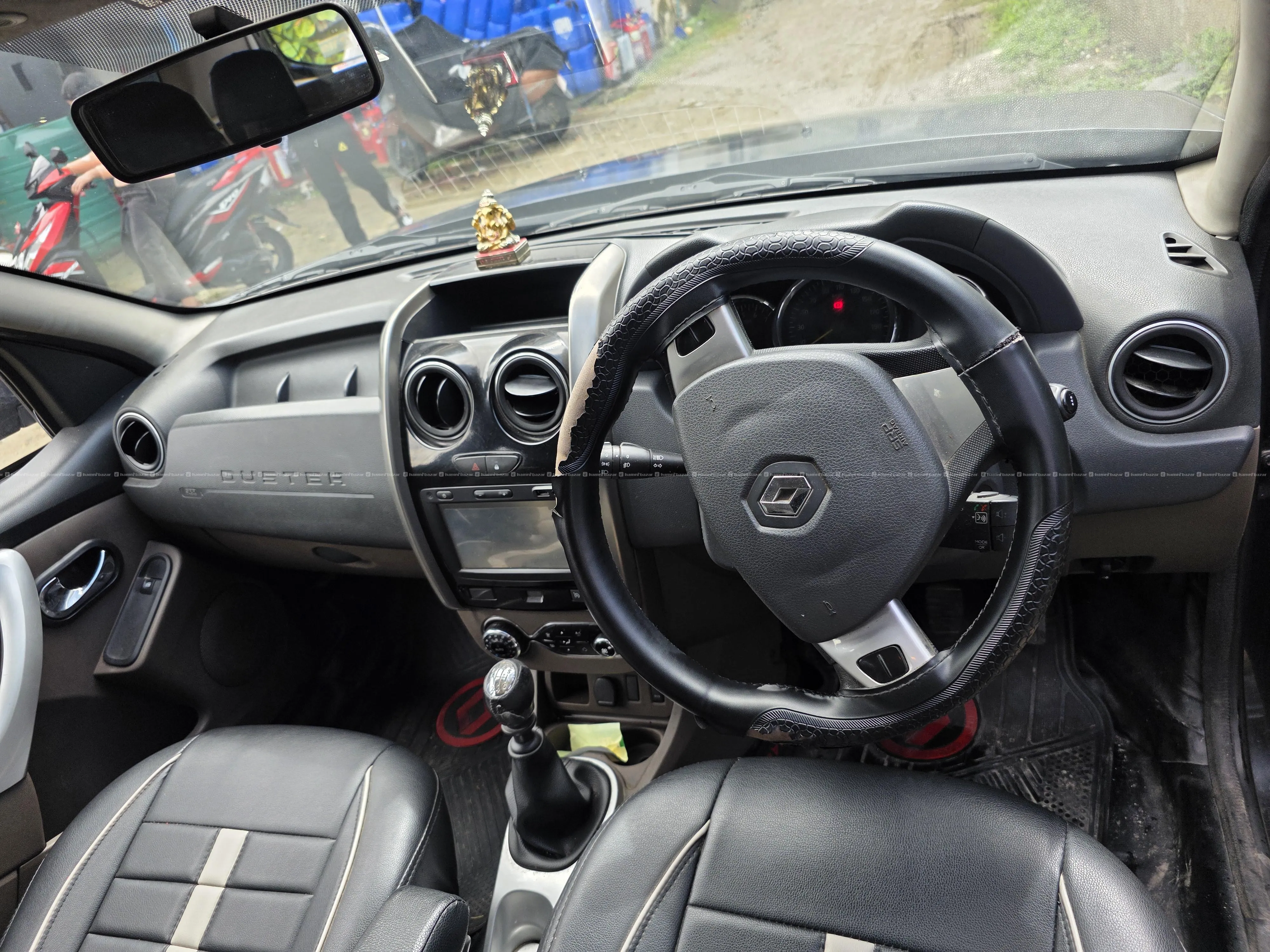 RENAULT DUSTER 6