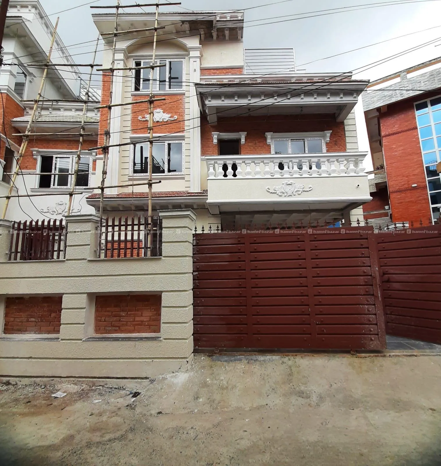 House Sale @Golfutar Phat