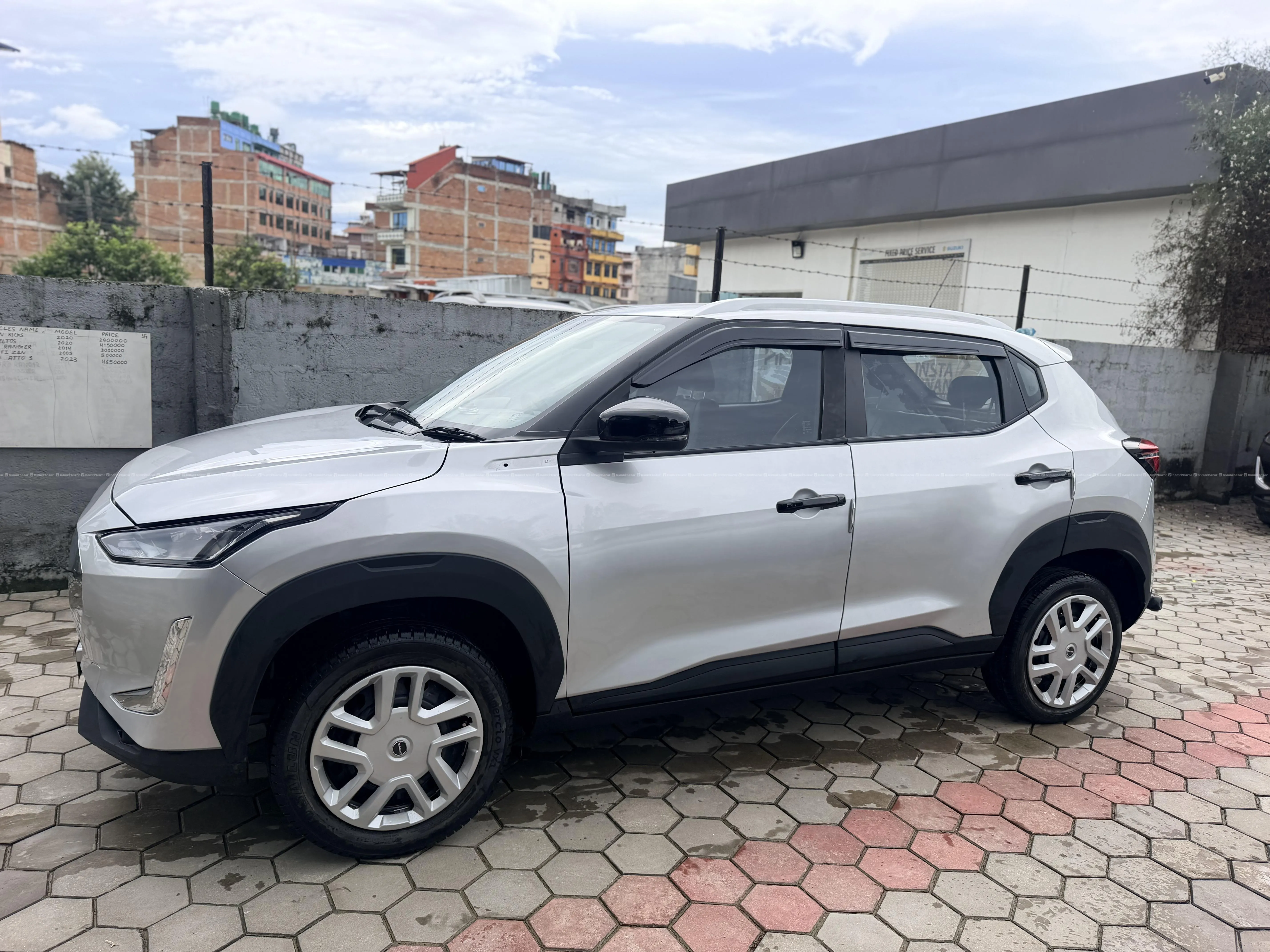 singlehand 2022 nissan magnite With 60% finance 3