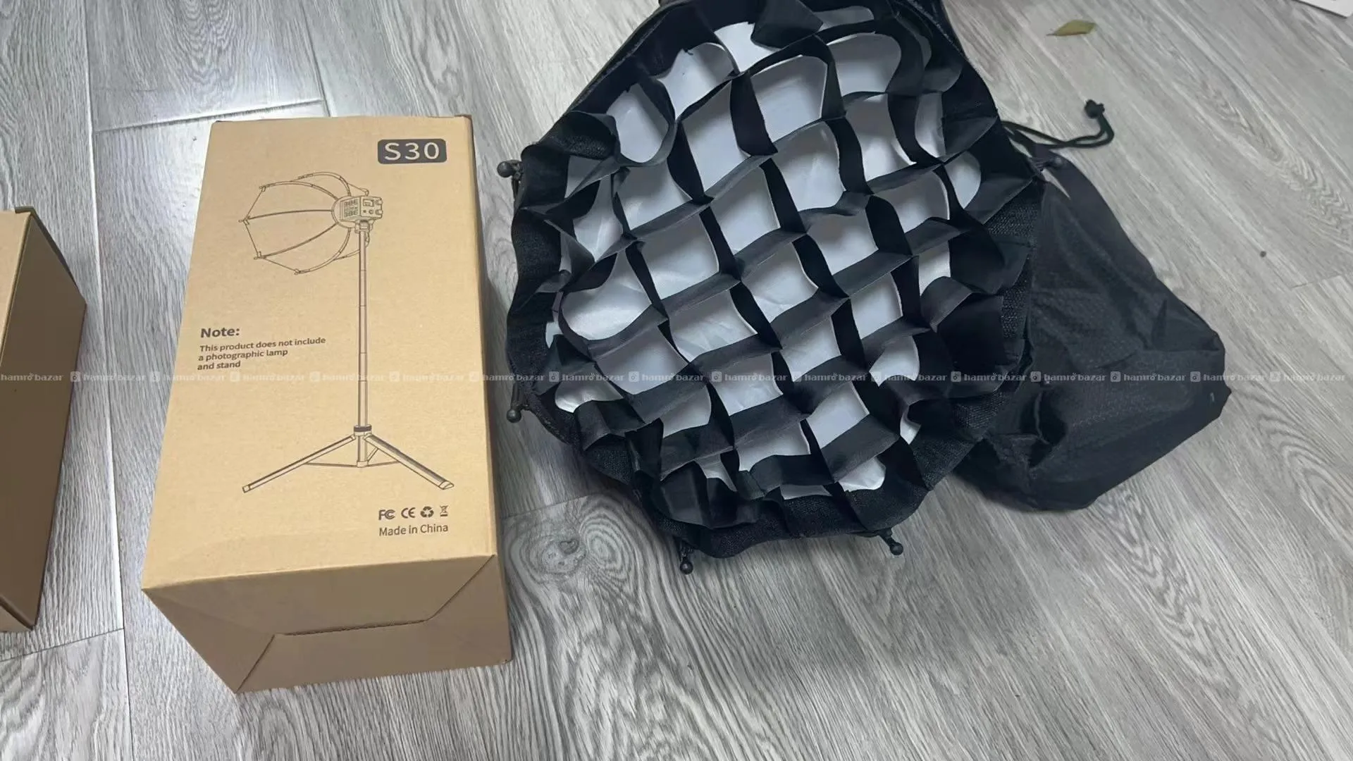 30cm Mini Octagonal Softbox (Mini Bowens Mount) 4
