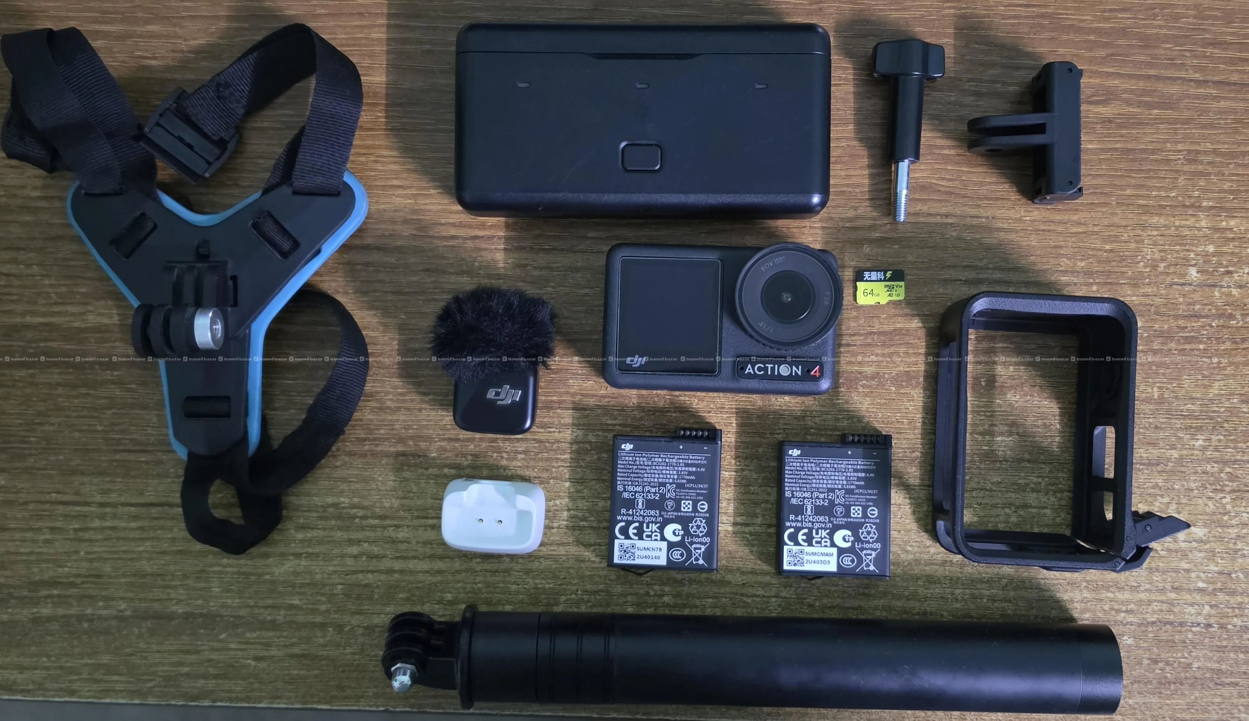 Combo DJI action 4 With DJI mic , battries and all