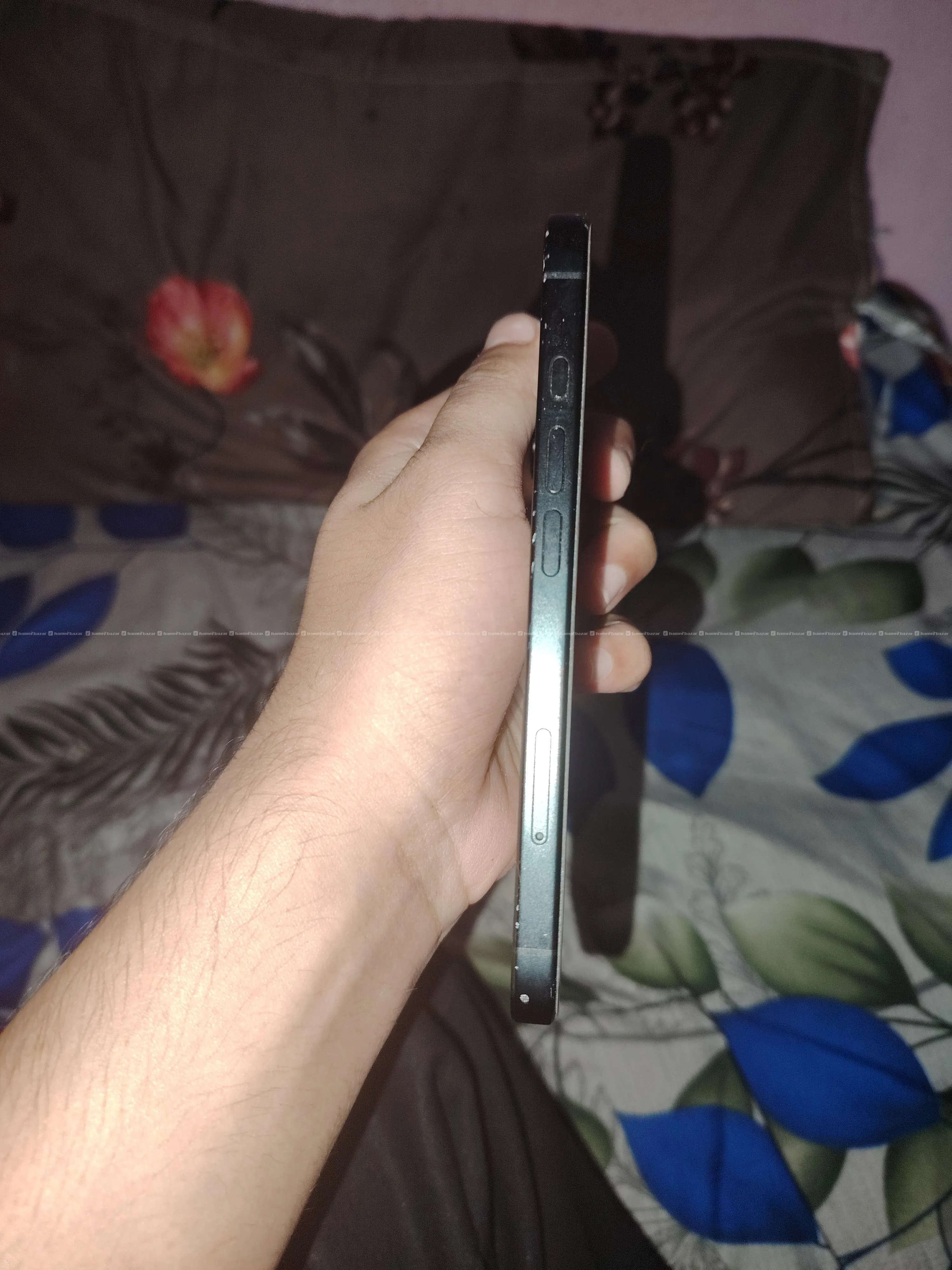 urgent sell for iphone 16 128g in all good cond 7