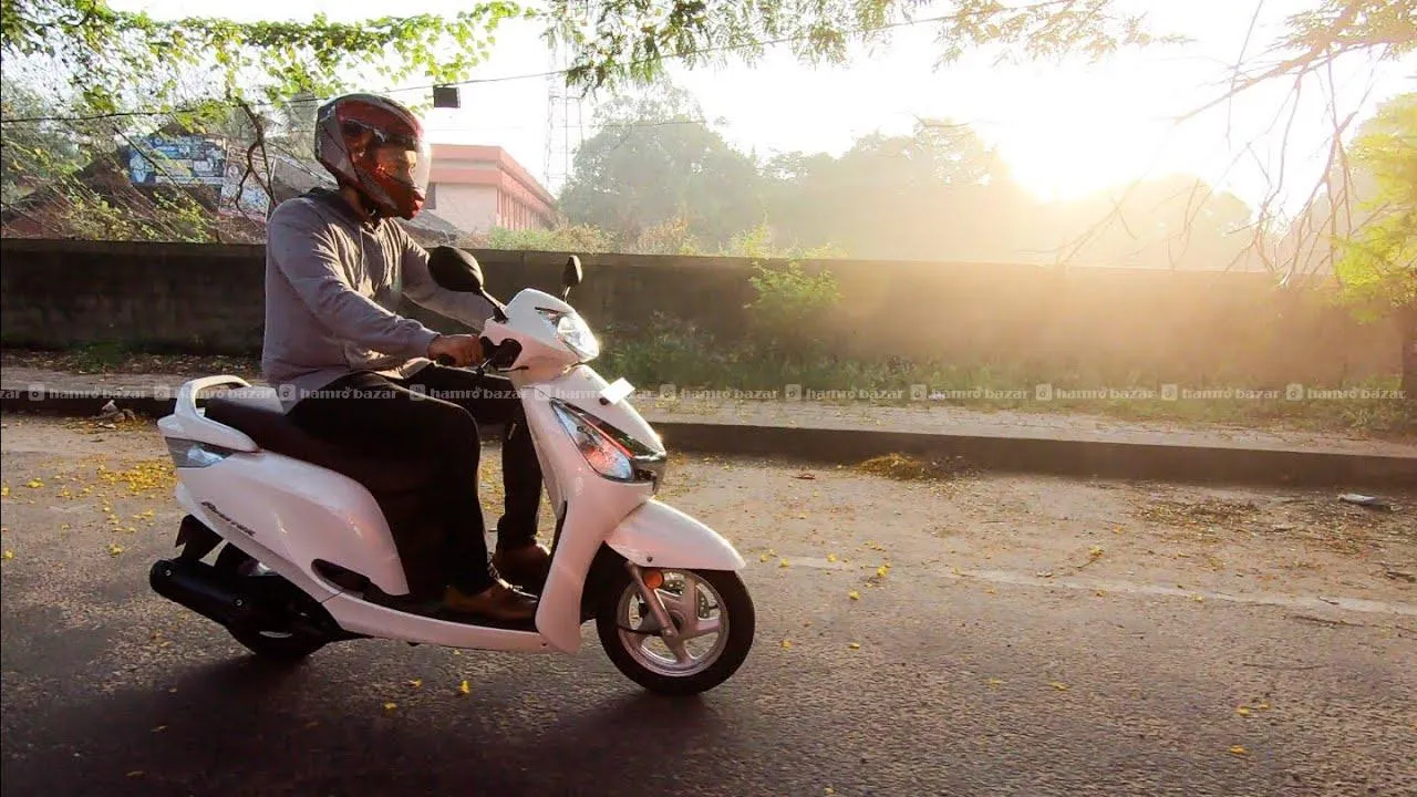 110lot Honda Aviator scooter  white