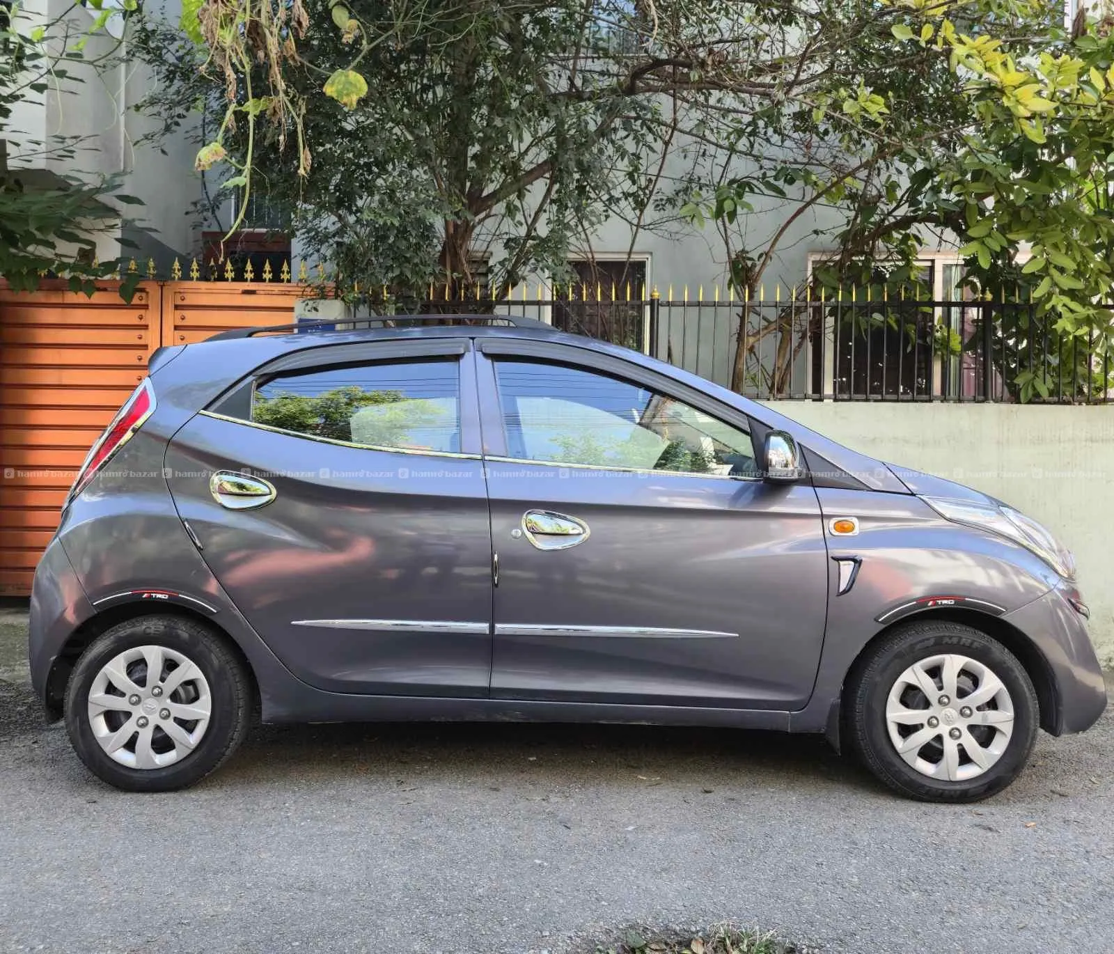 SINGLE HAND HYUNDAI BEST FAMILY CAR EON MAGNA 1.0