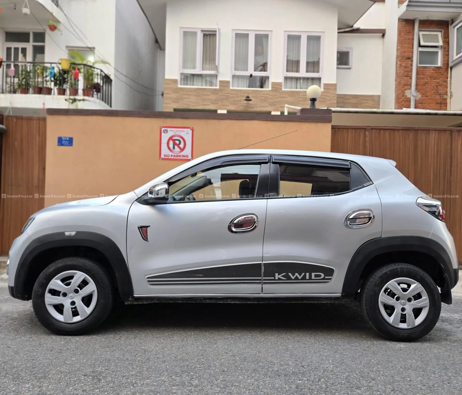 OLD MAN USED ONE HAND RENAULT KWID RXT'O 1.0 2