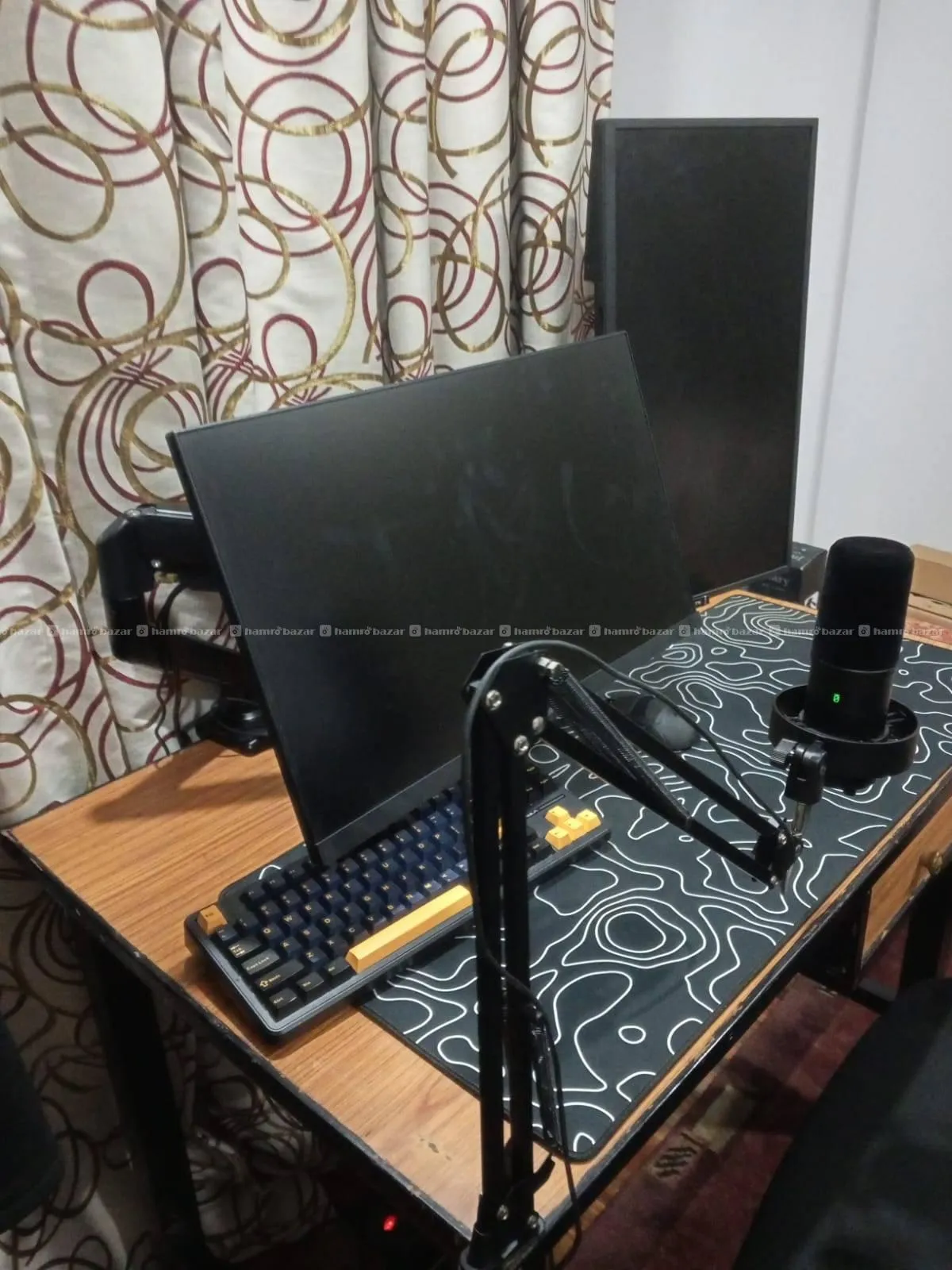Koorui 25inch 200hz monitor with monitor arm