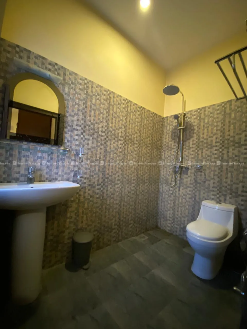 🏡 1BHK FURNISHED APARTMENT ON RENT – KUPONDOLE 4