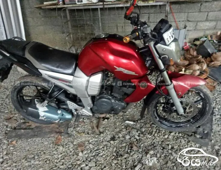 Yamaha FzsV1 32Lot solid engine