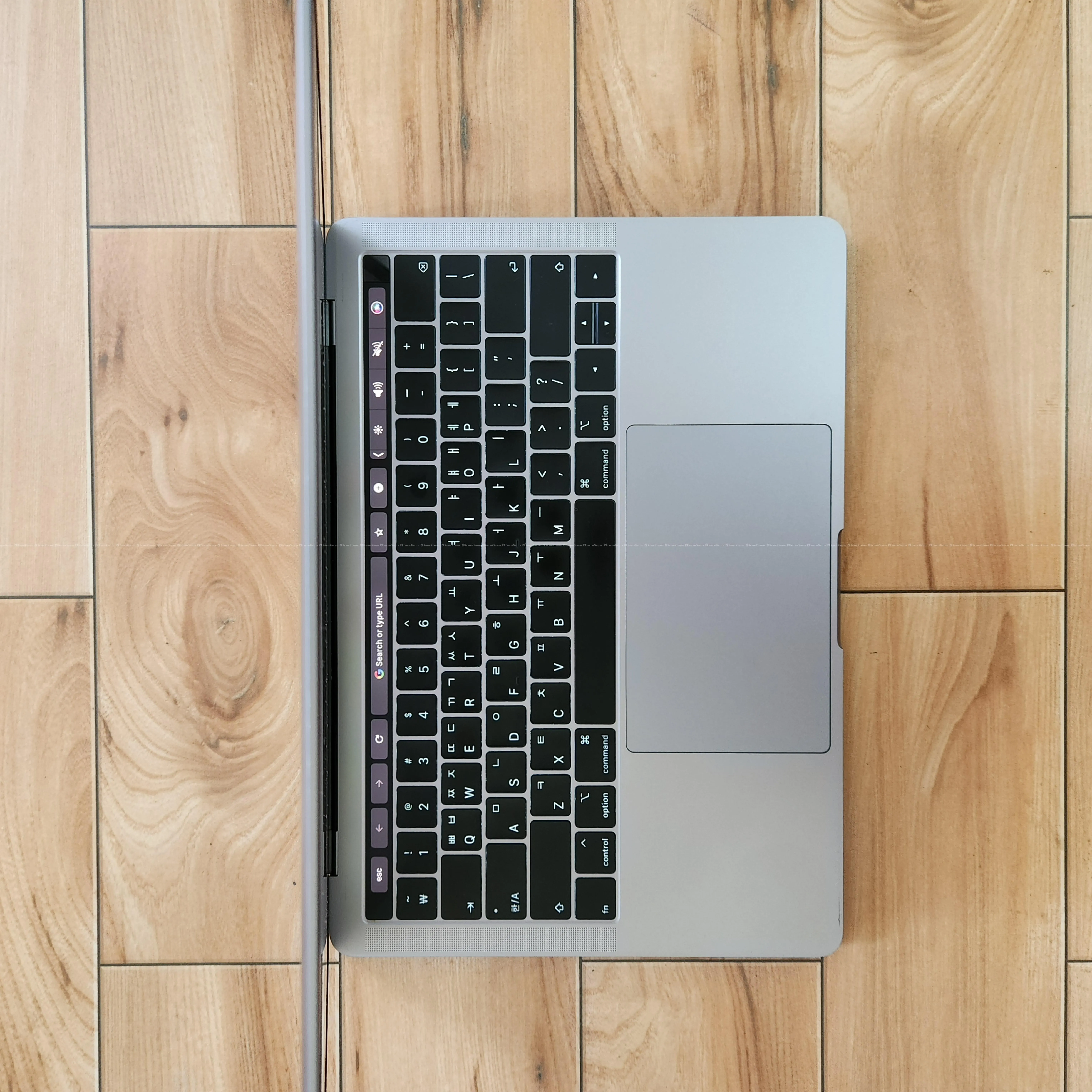 MacBook Pro 2019/i7 processor/16GB RAM/512GB SSD