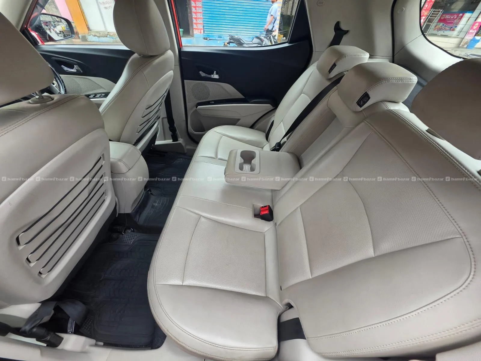 Mahindra XUV 300 W8 Optional 5