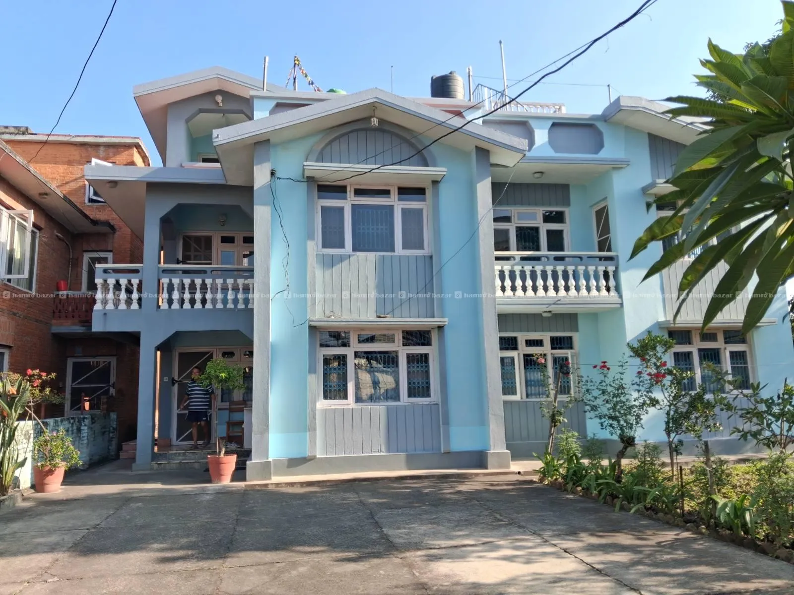 5Bedroom House Parking Space Available For Rent