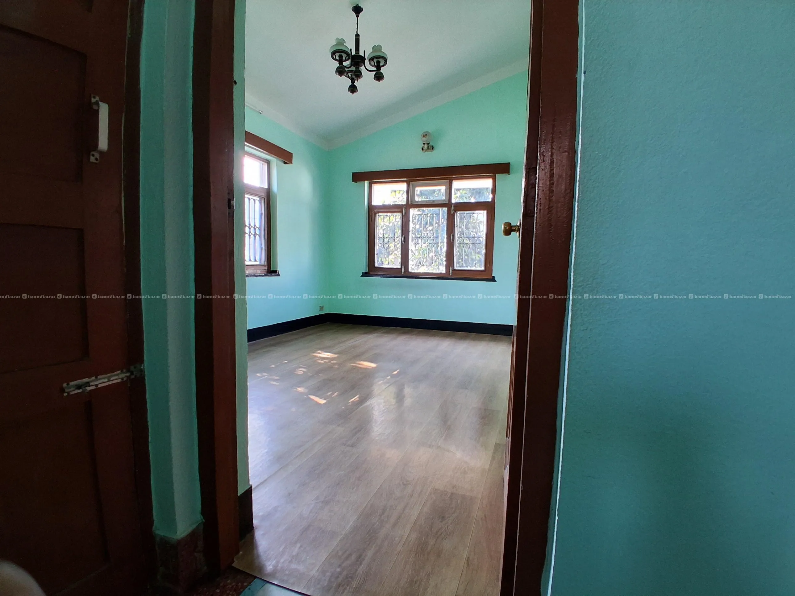 5Bedroom House Parking Space Available For Rent 4