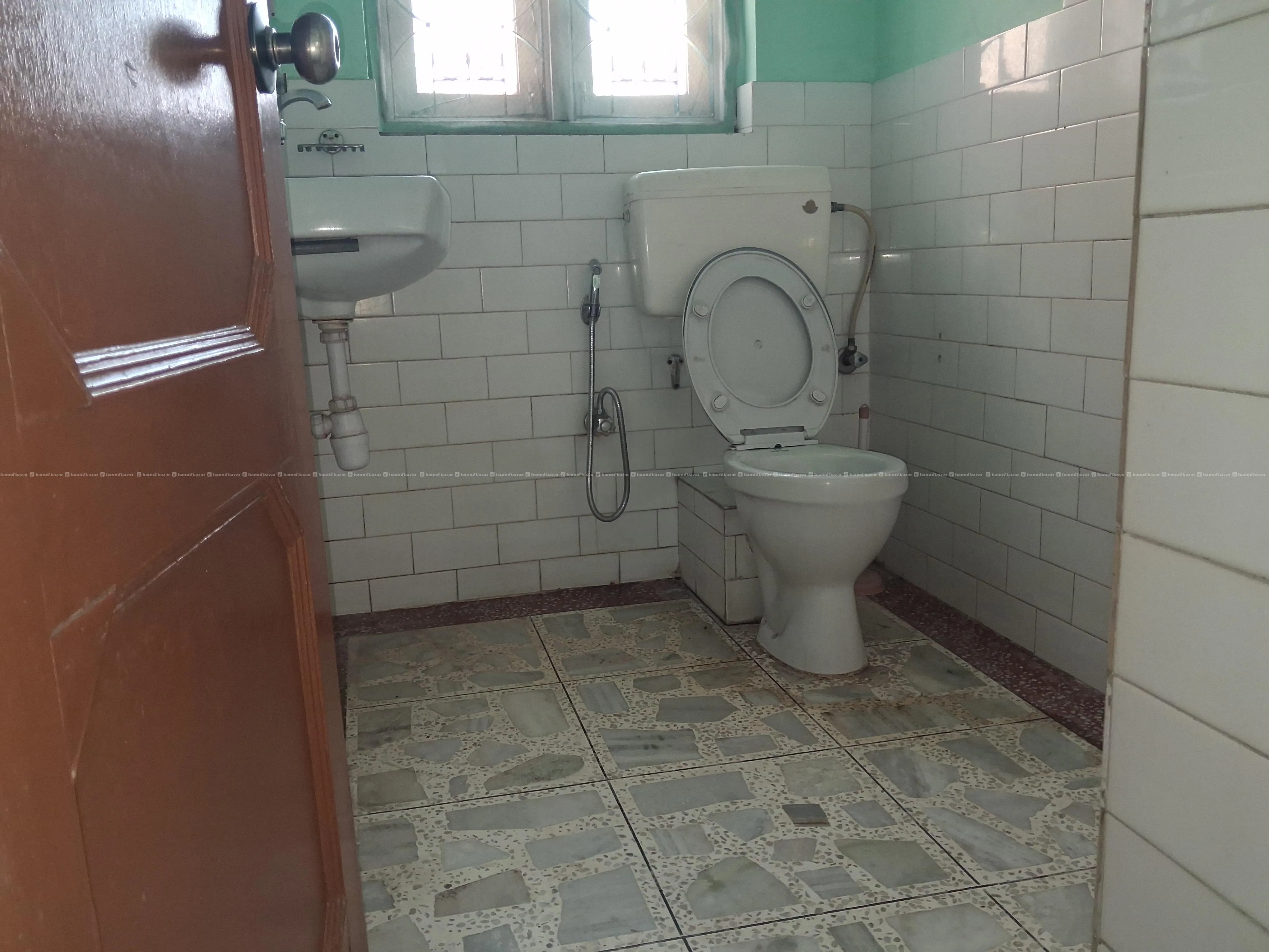 5Bedroom House Parking Space Available For Rent 5