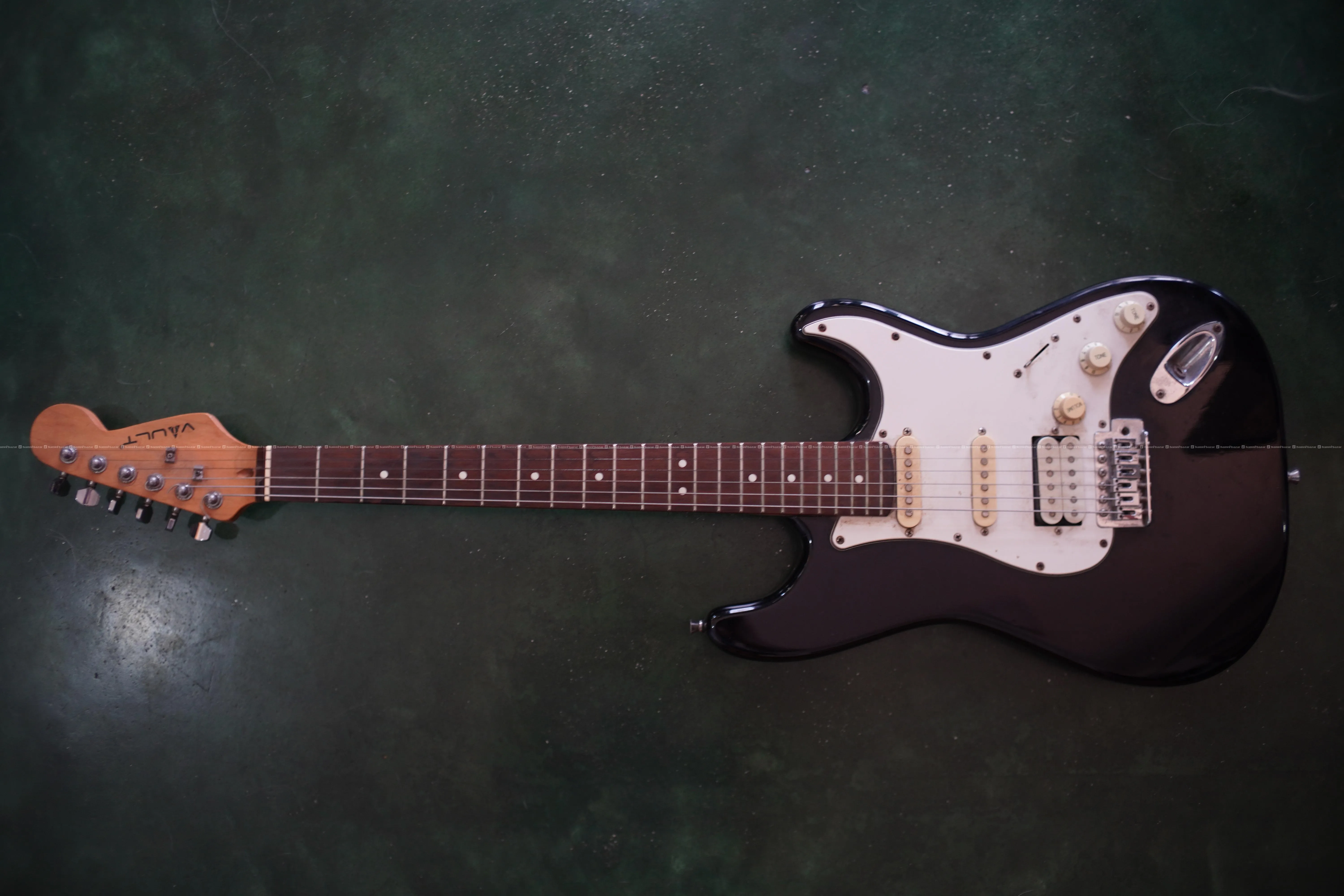 Vault ST1 Premium Electric Guitar – Stratocaster 4