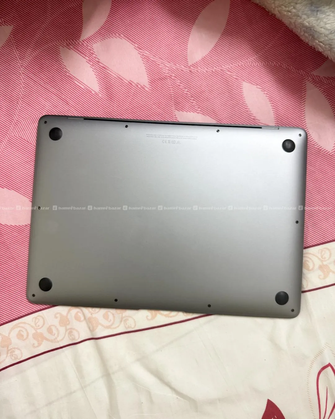 Macbook Air M1 - 8/256GB (With Box and Charger) 3