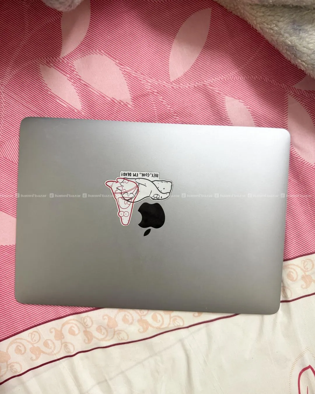 Macbook Air M1 - 8/256GB (With Box and Charger)