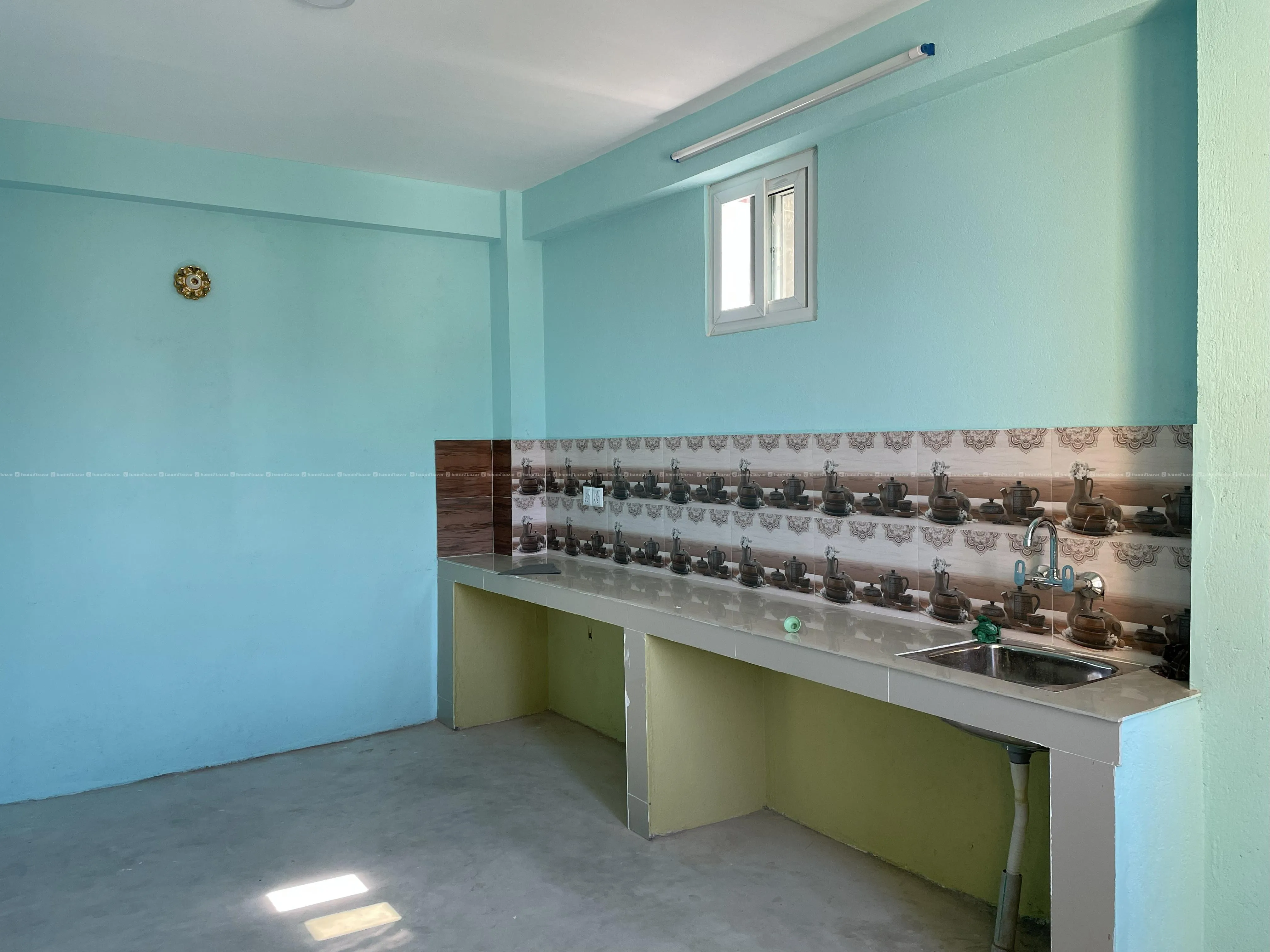 बिचको तल्लामा 1Bed, Hall with kitchen भएको Flat 3