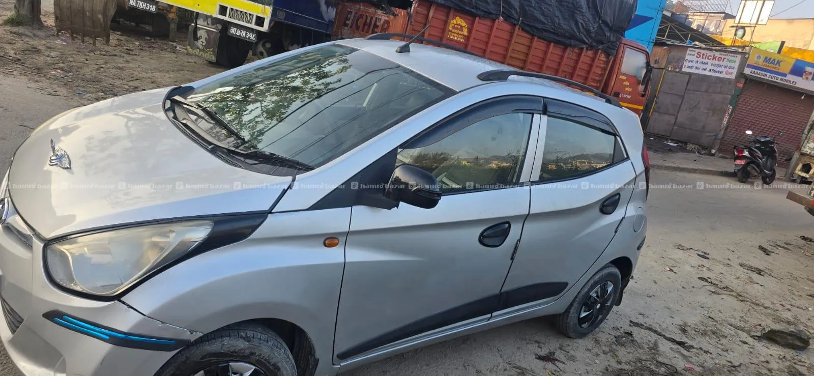 Hyundai Eon Silver Hatchback for Sale