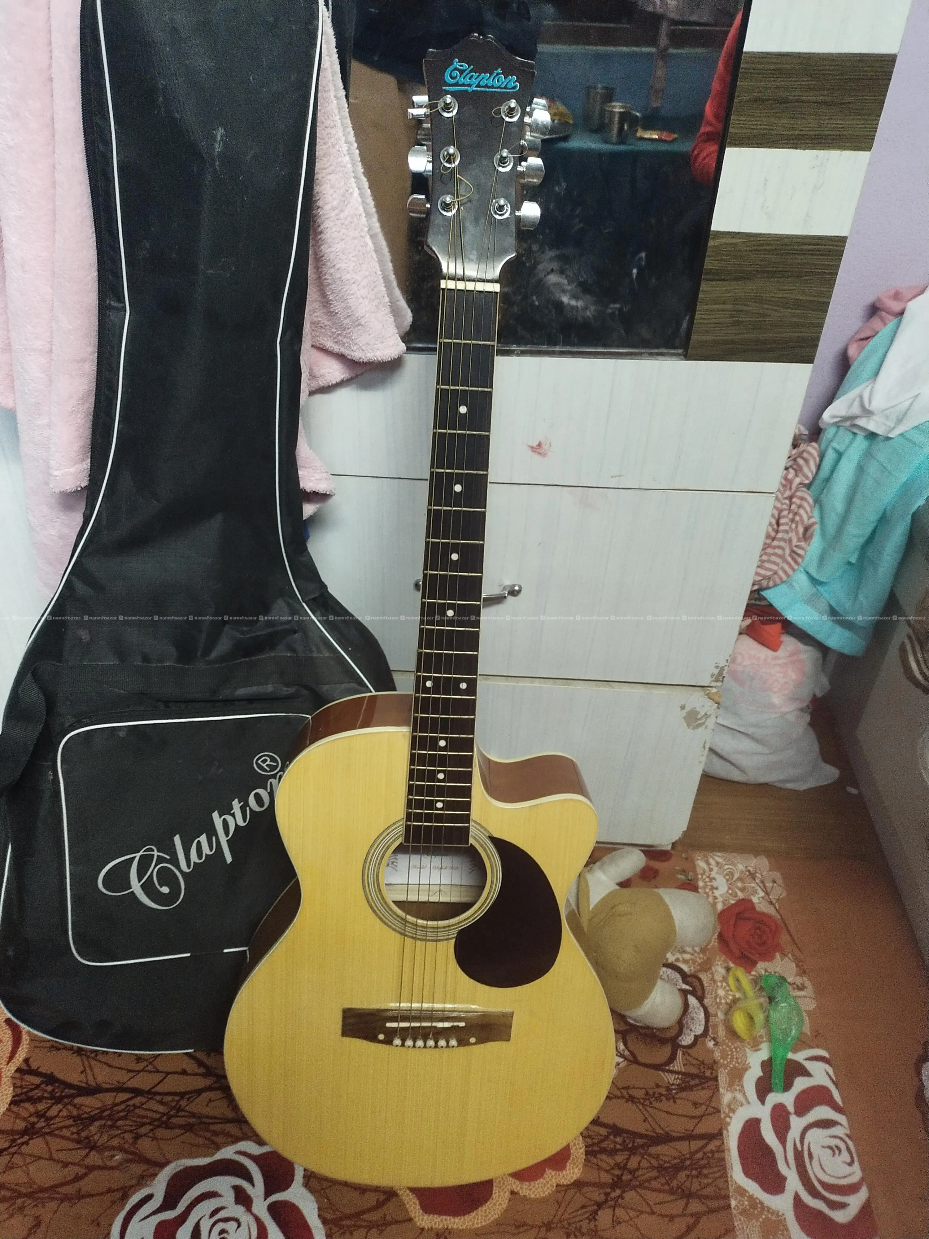 brand new CLAPTON acoustic guitar Urgent sale