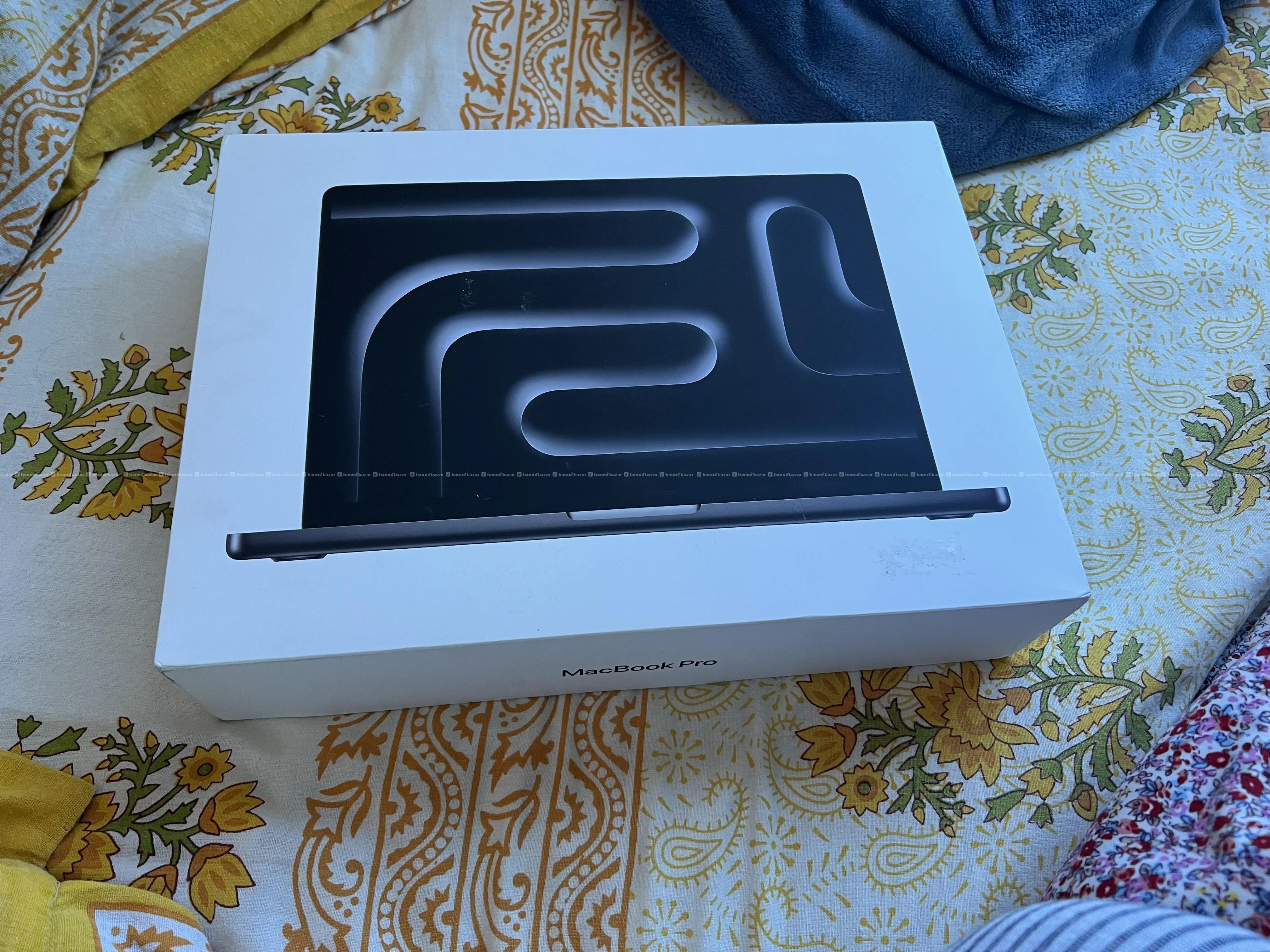 Macbook Pro brand new box pack M5 24GB 1TB